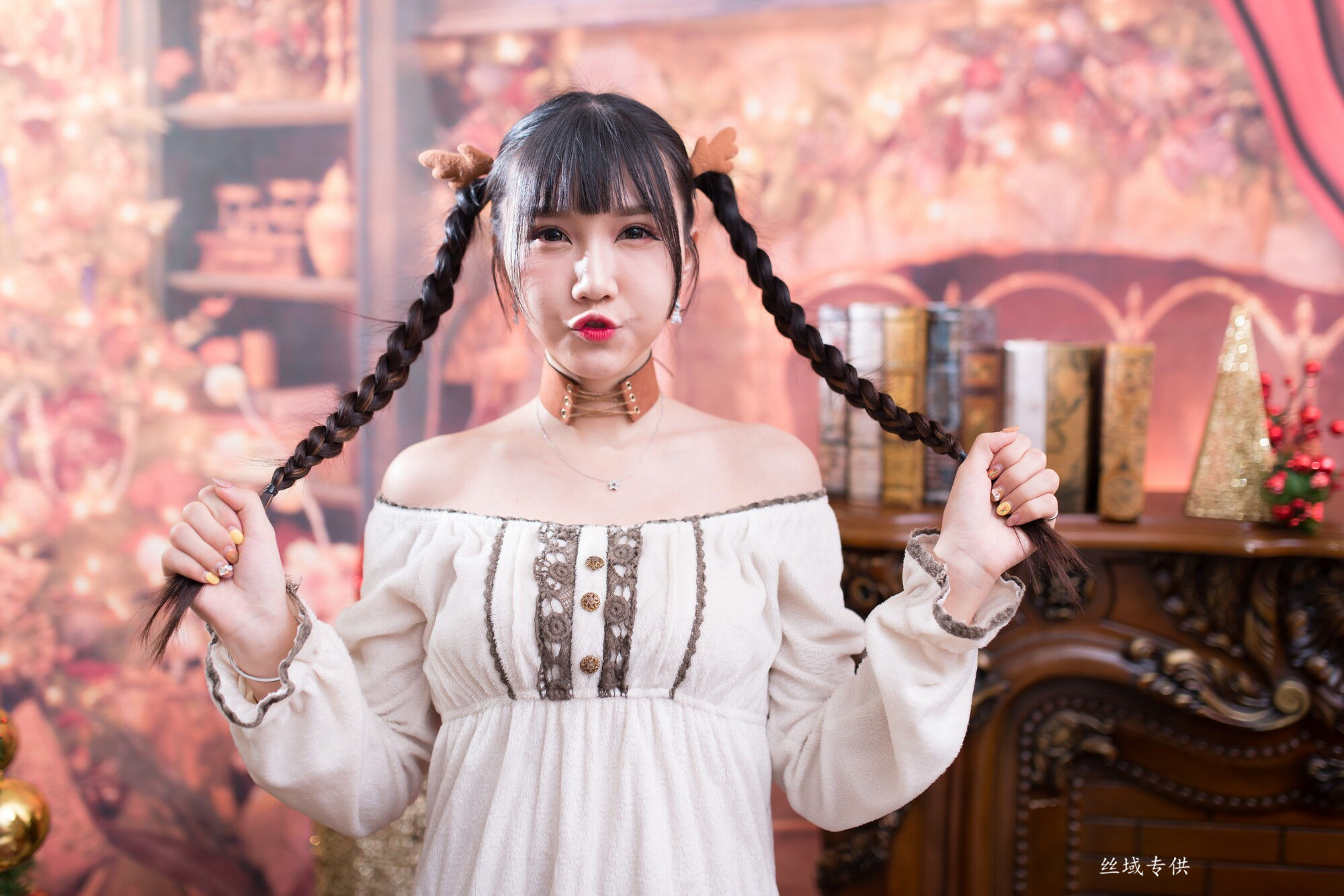 喬喬兒 琴棚-图0