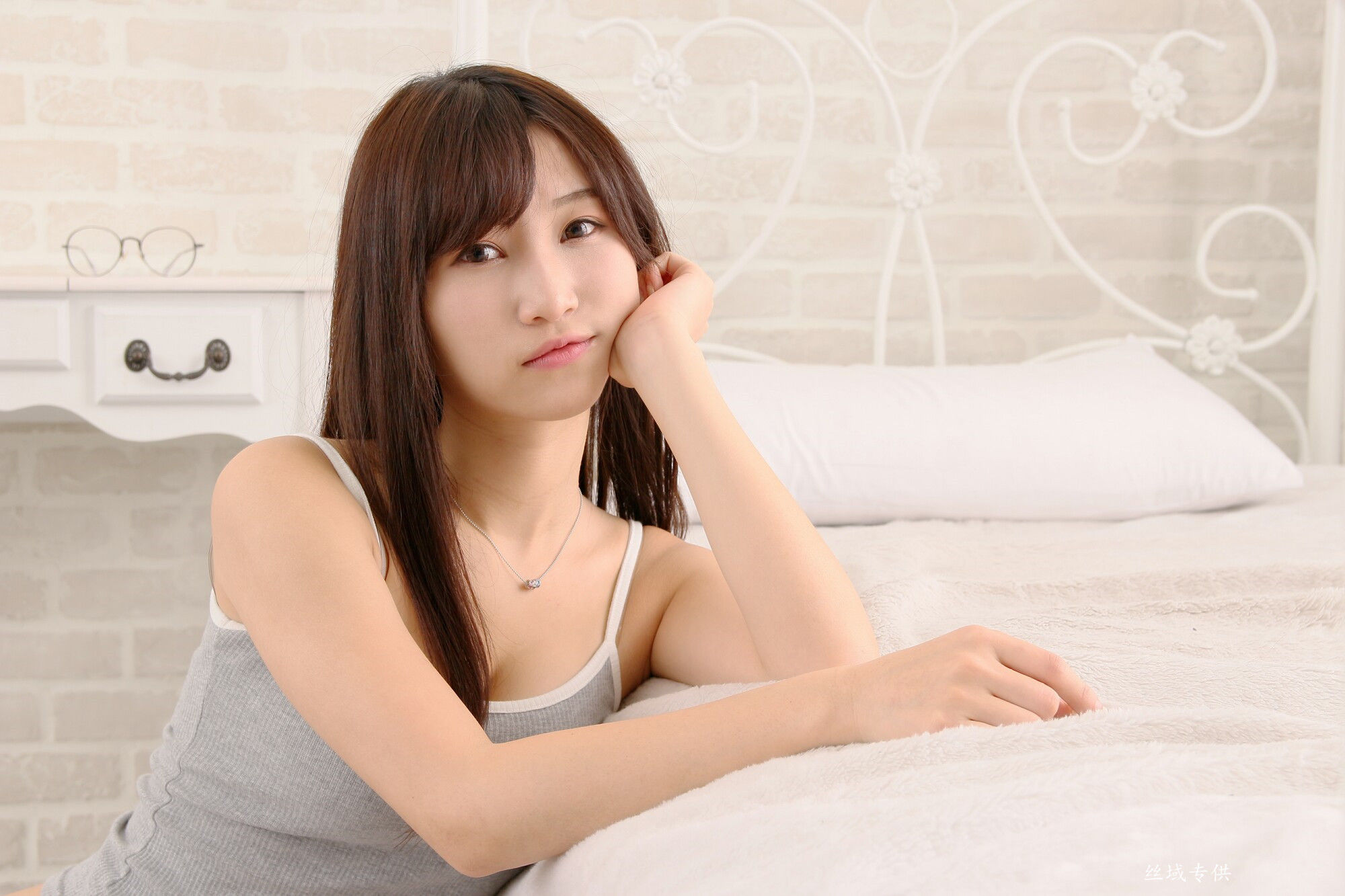 小筑兒 55棚拍 热裤小背心-图27