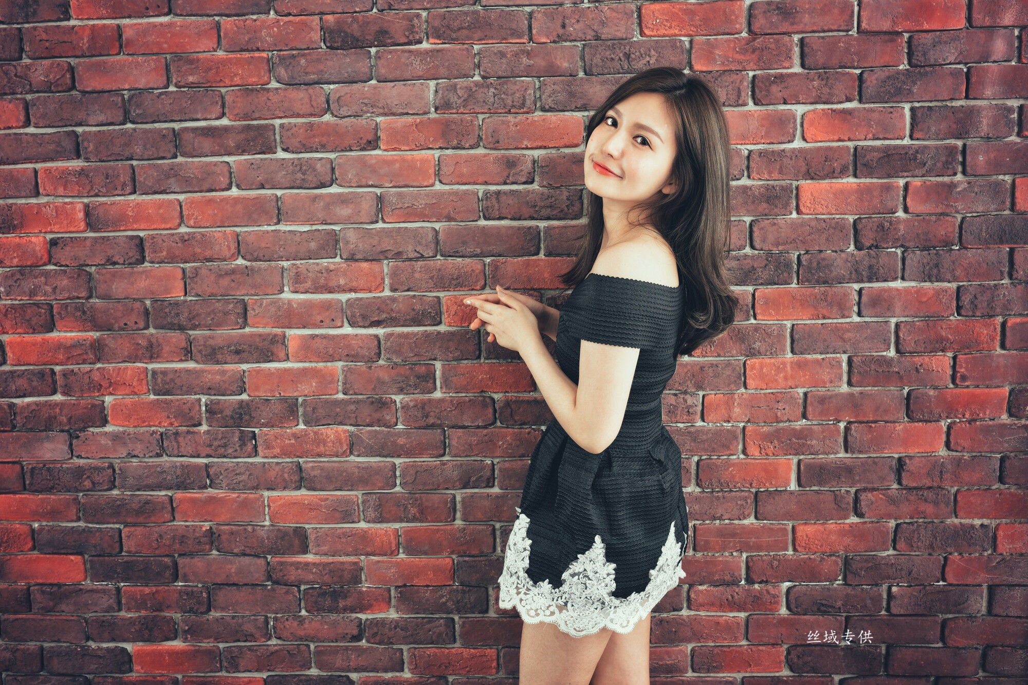 邱爱晨  《2套美腿服装》 写真集-图66