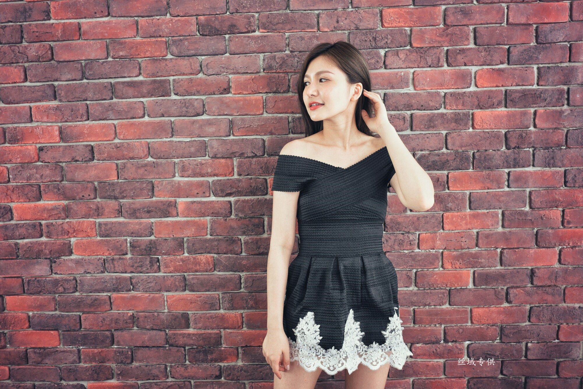 邱爱晨  《2套美腿服装》 写真集-图71