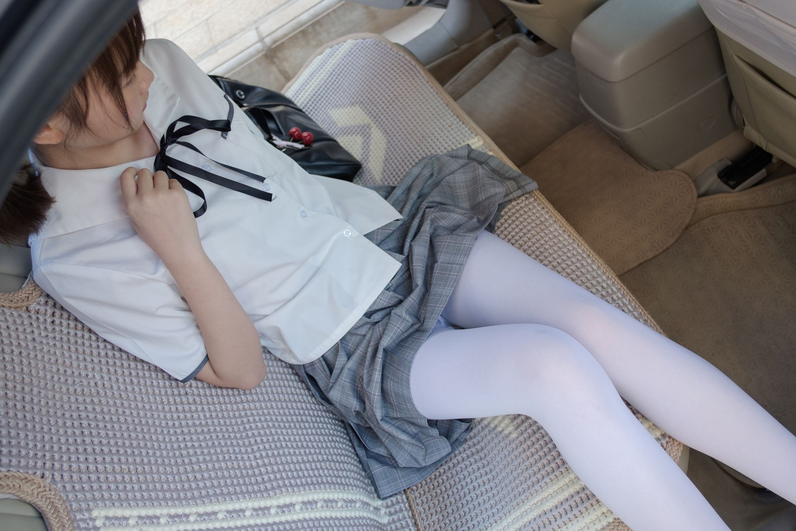 R15-023 白丝足控腿控-图0