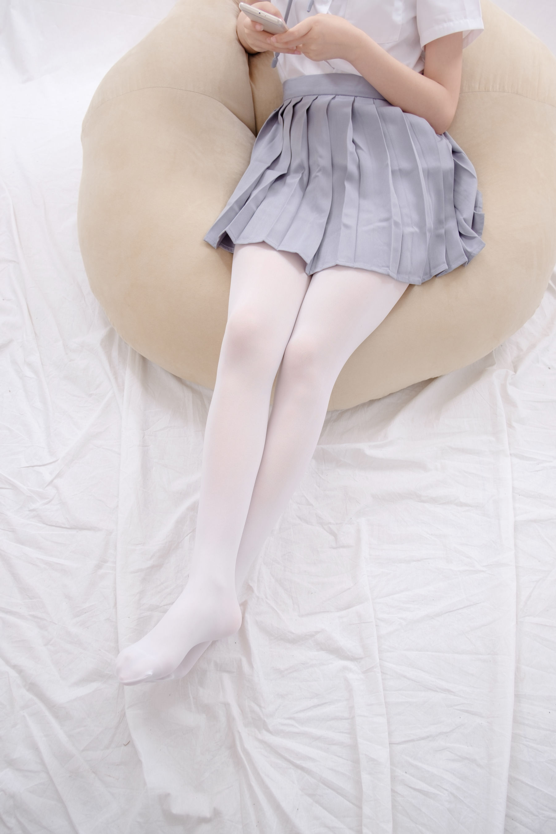 R15-025 白丝足控-图0