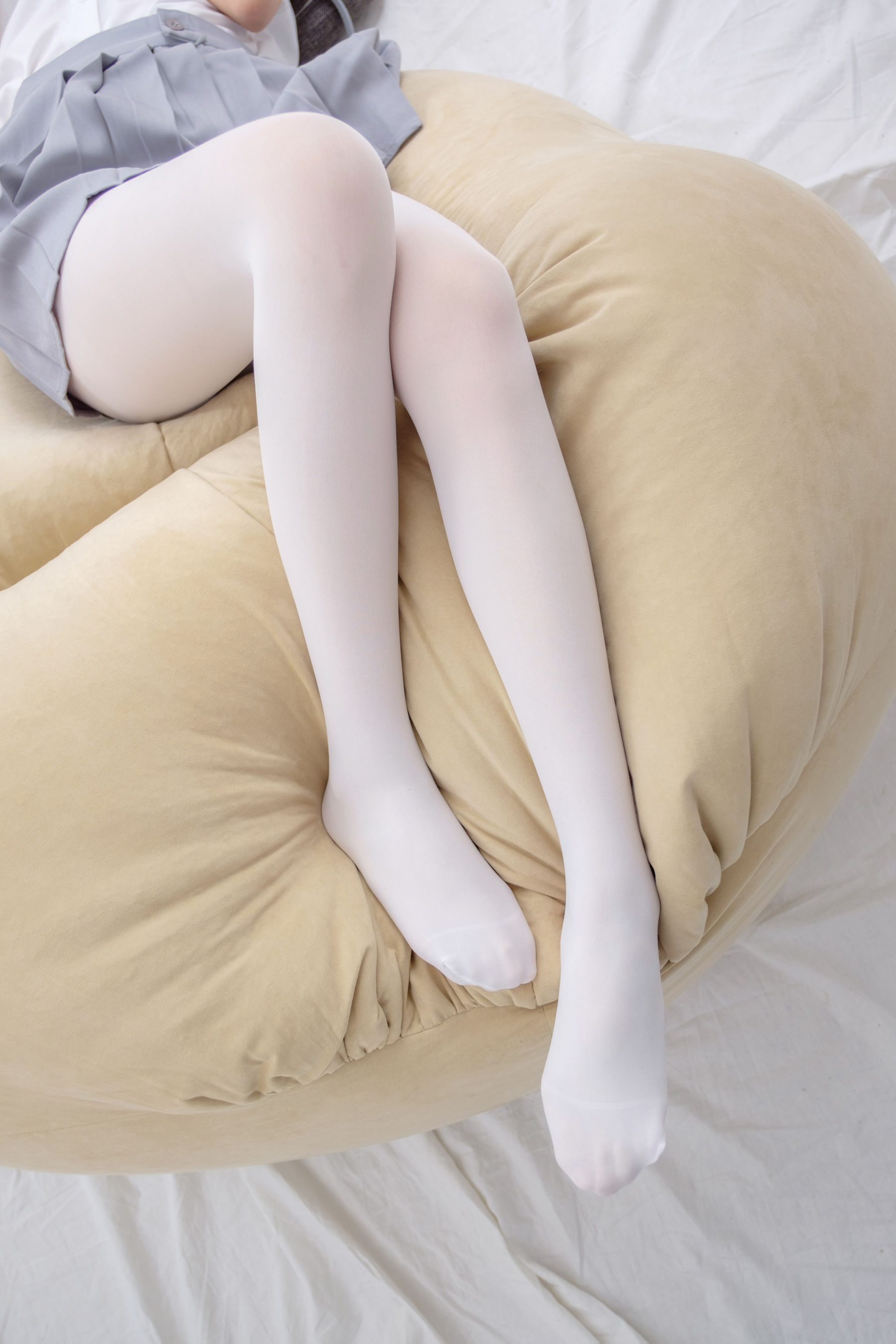 R15-025 白丝足控-图26