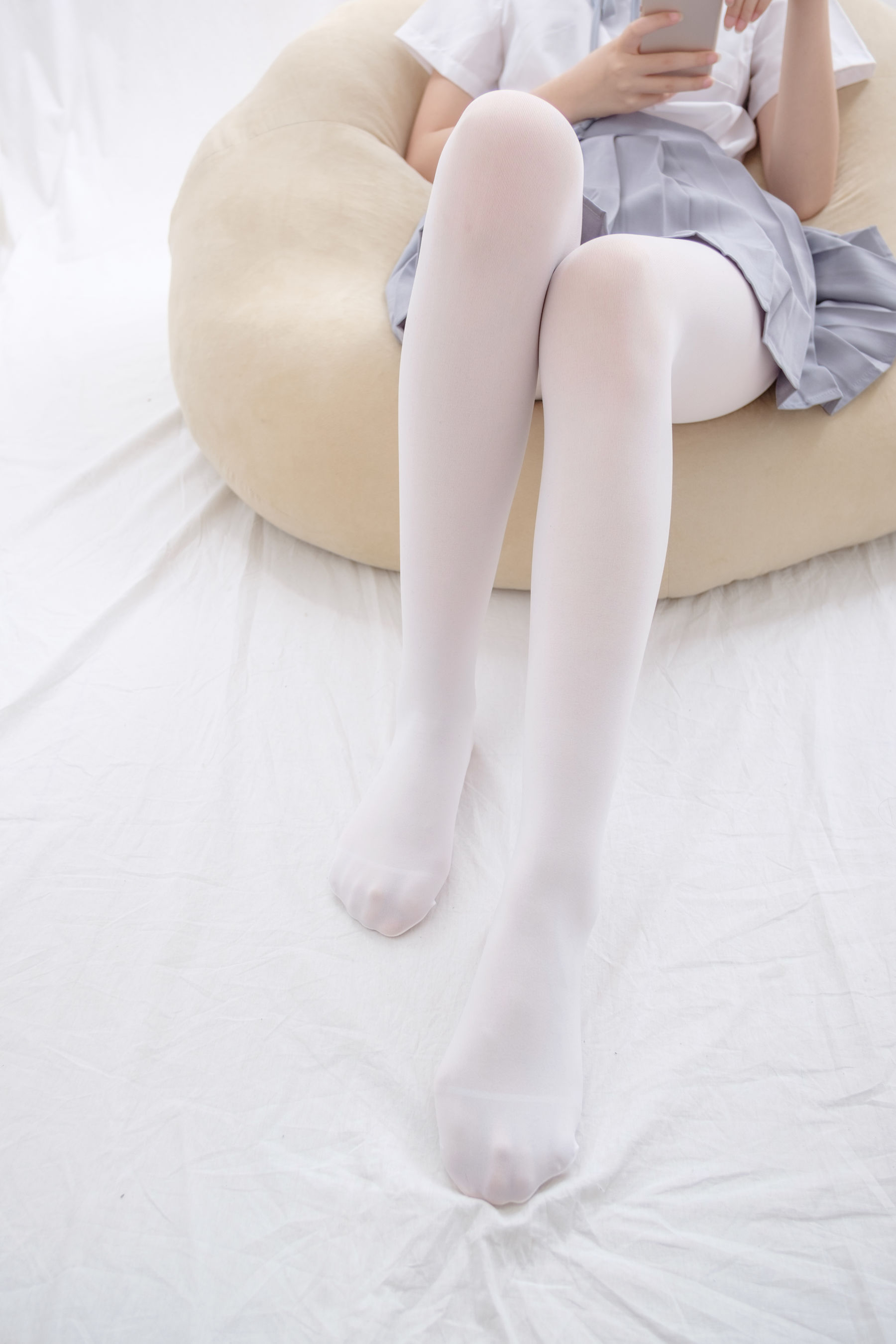 R15-025 白丝足控-图2