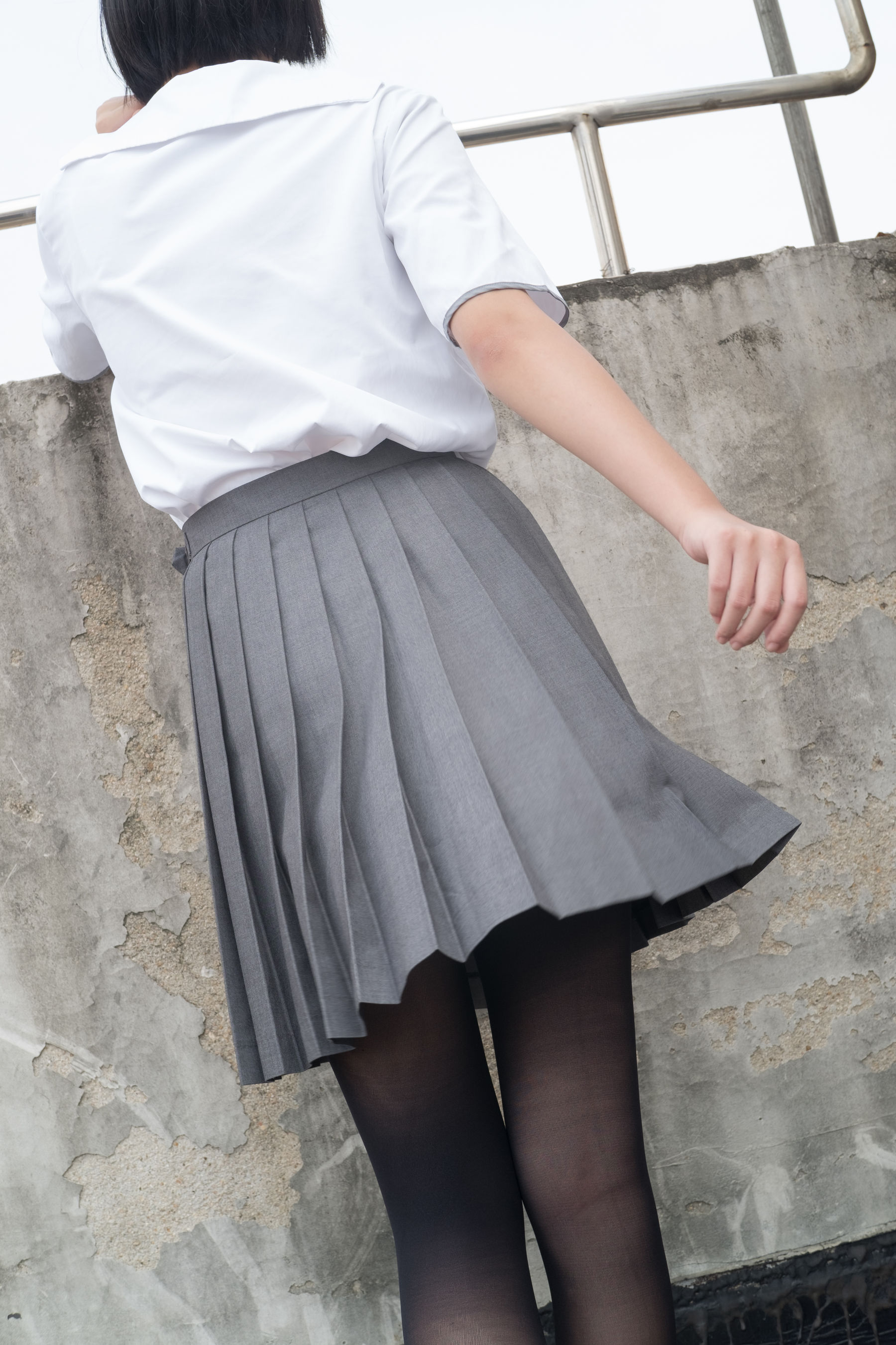 R15-031 天台黑丝-图15