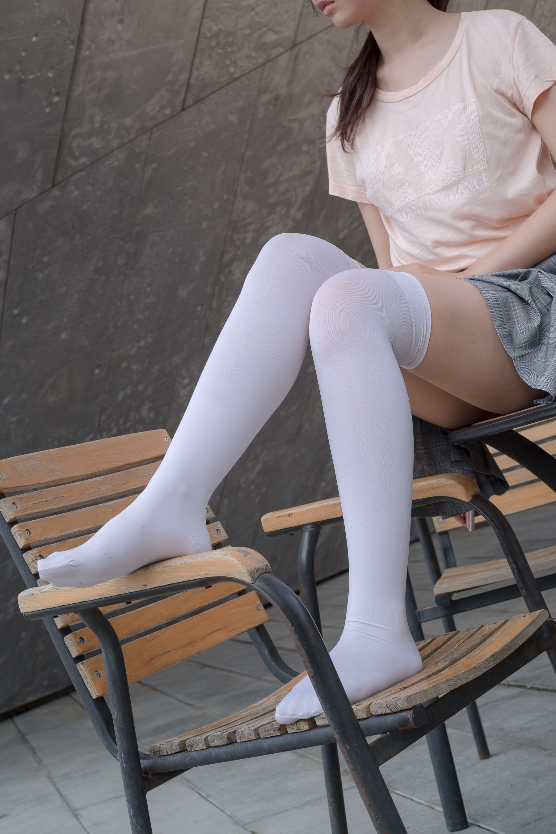 R15-032 湖边戏水白丝-图35