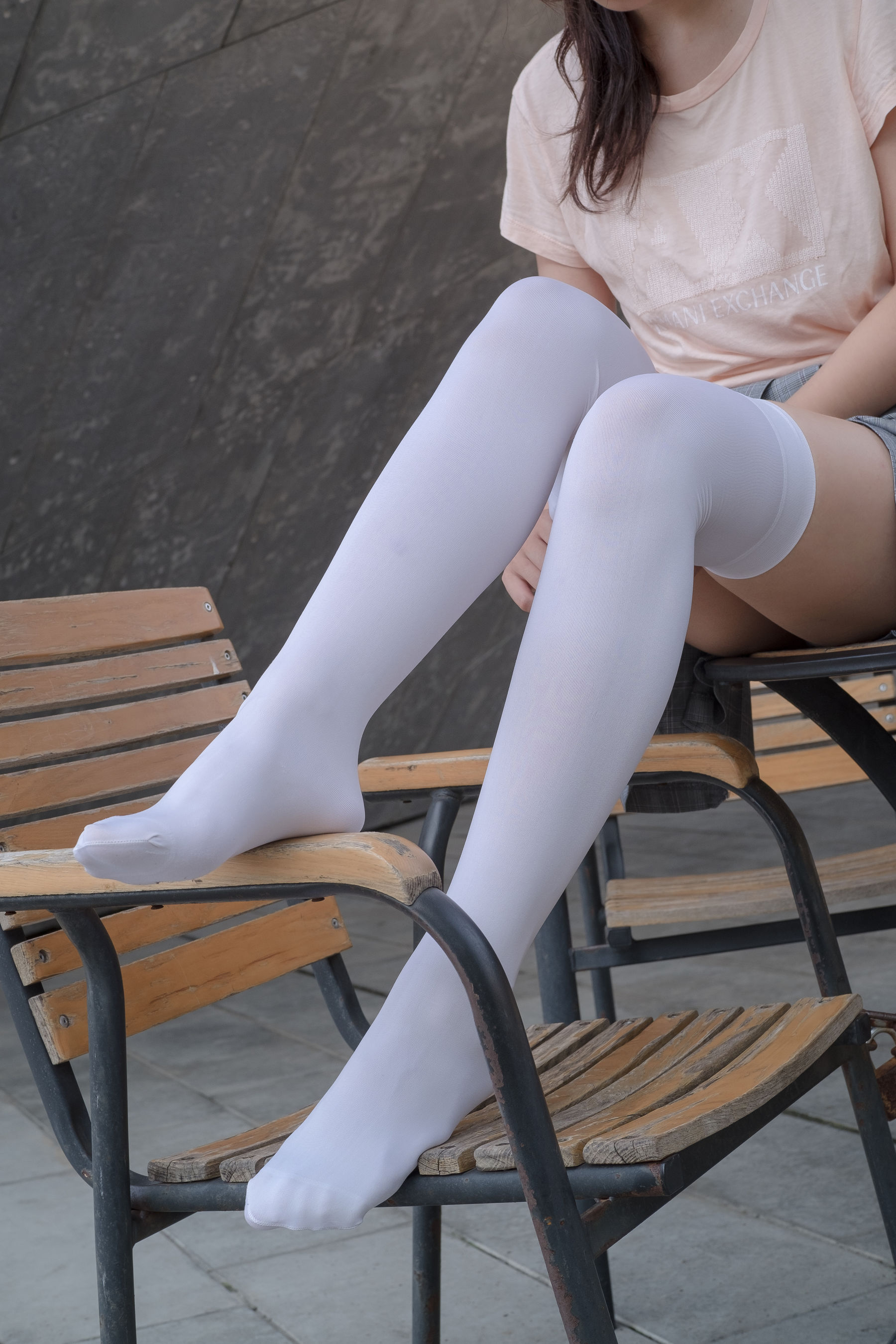 R15-032 湖边戏水白丝-图37