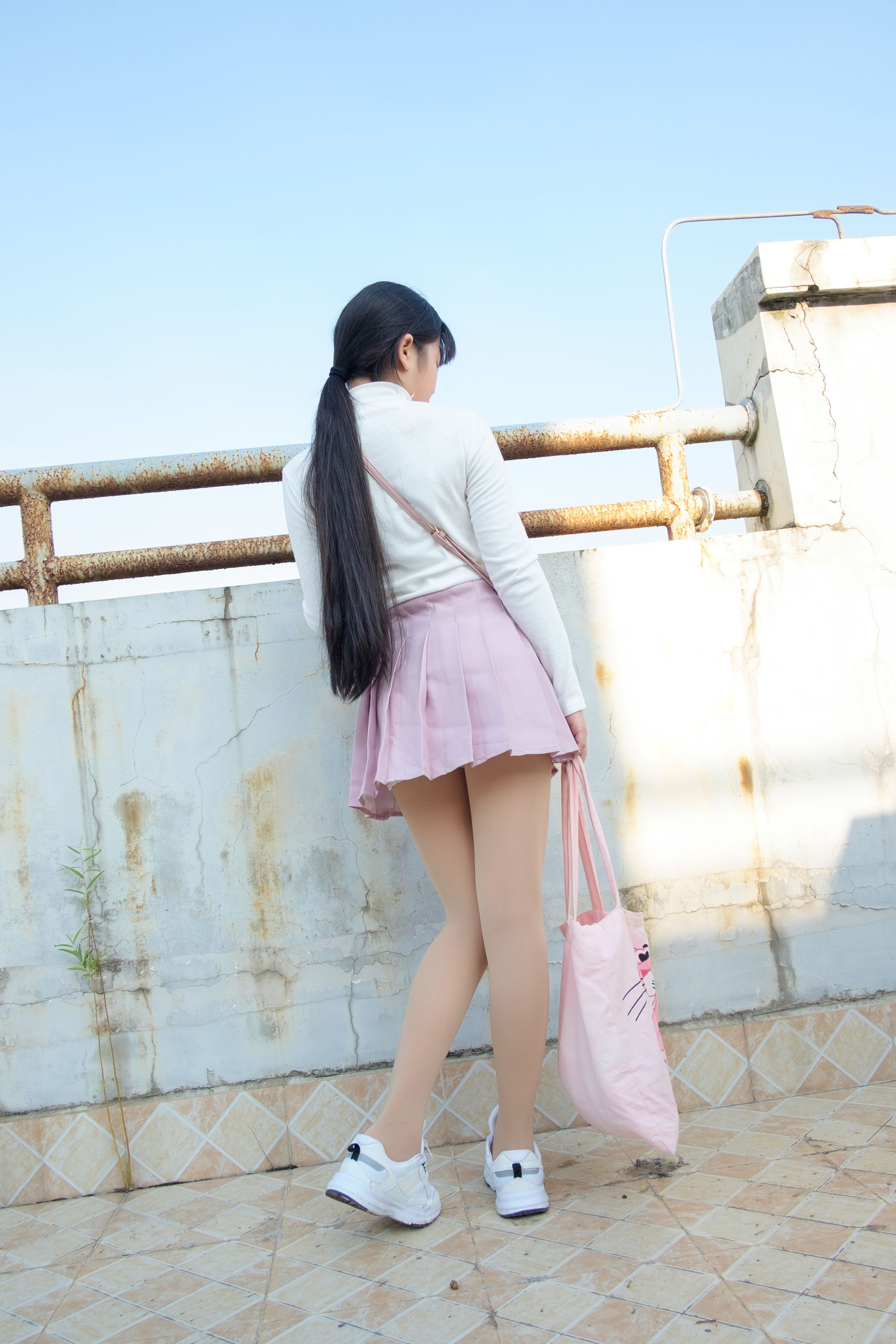 R15-038 肉丝大胸妹-图87