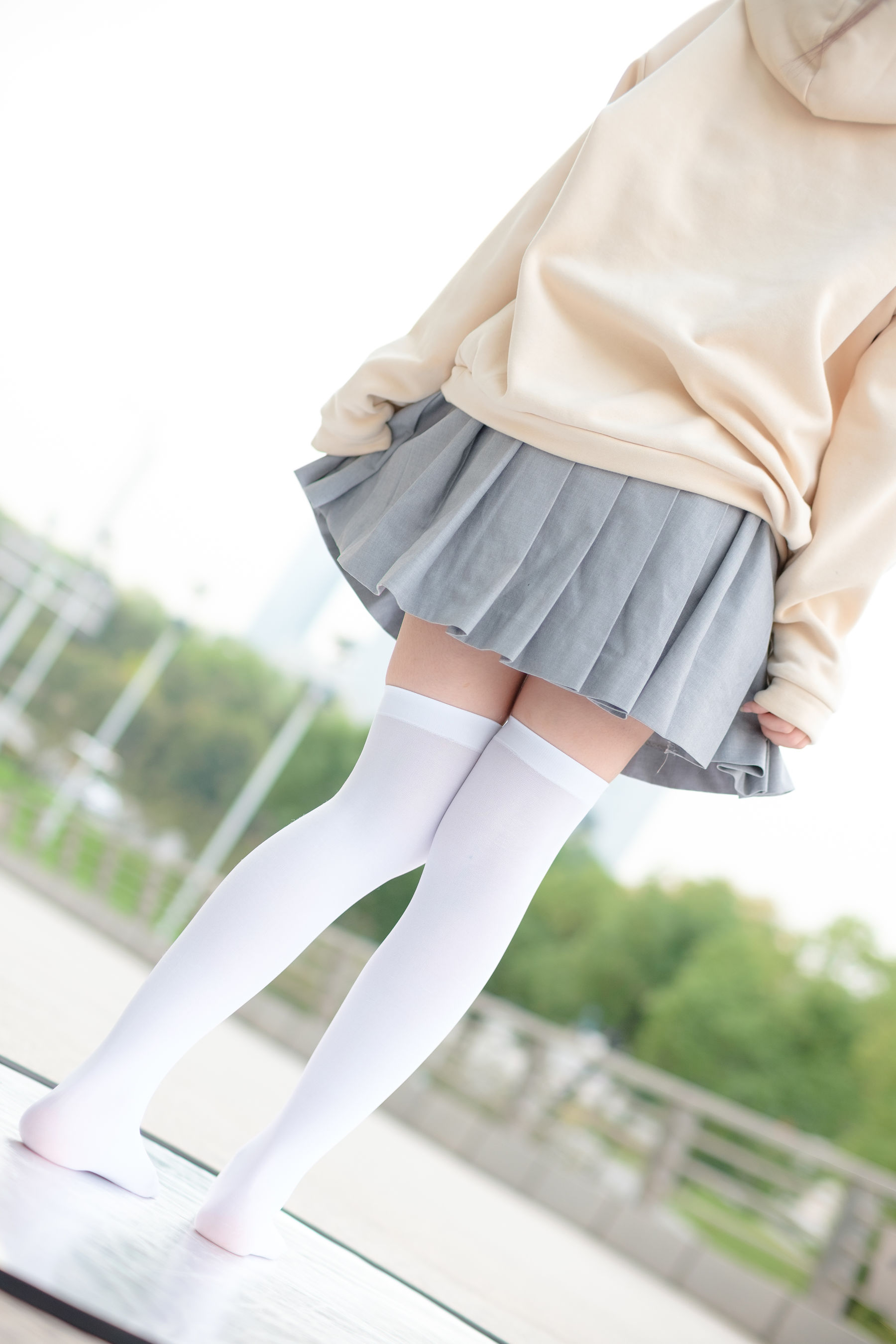 R15-040 户外白丝短裙-图124