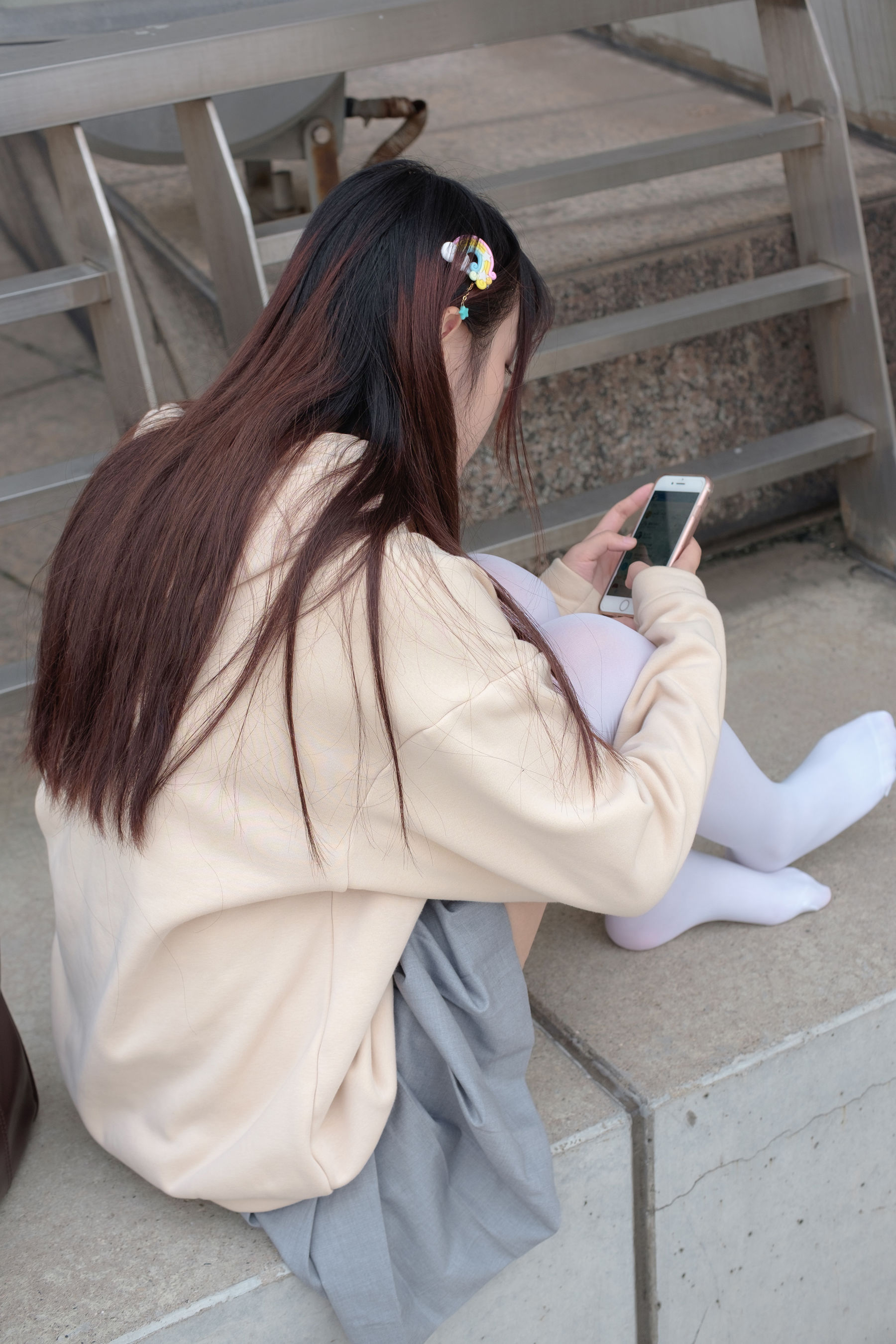 R15-040 户外白丝短裙-图50
