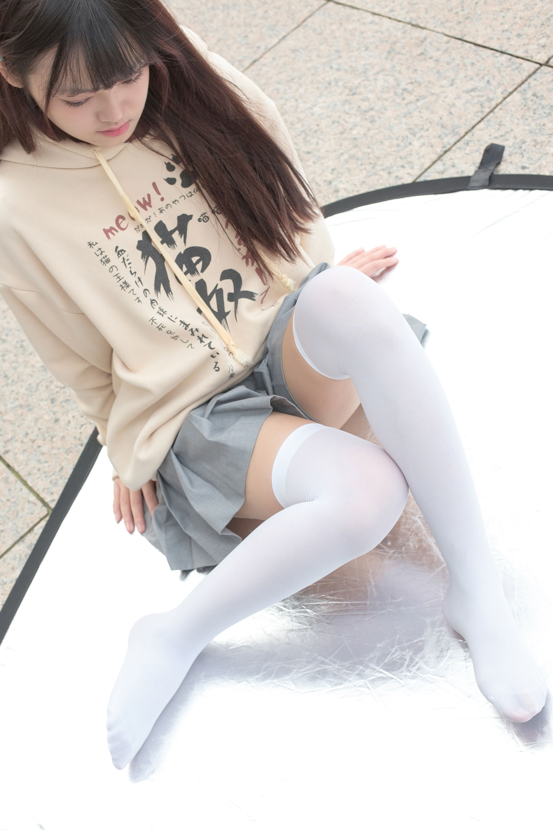 R15-040 户外白丝短裙-图81