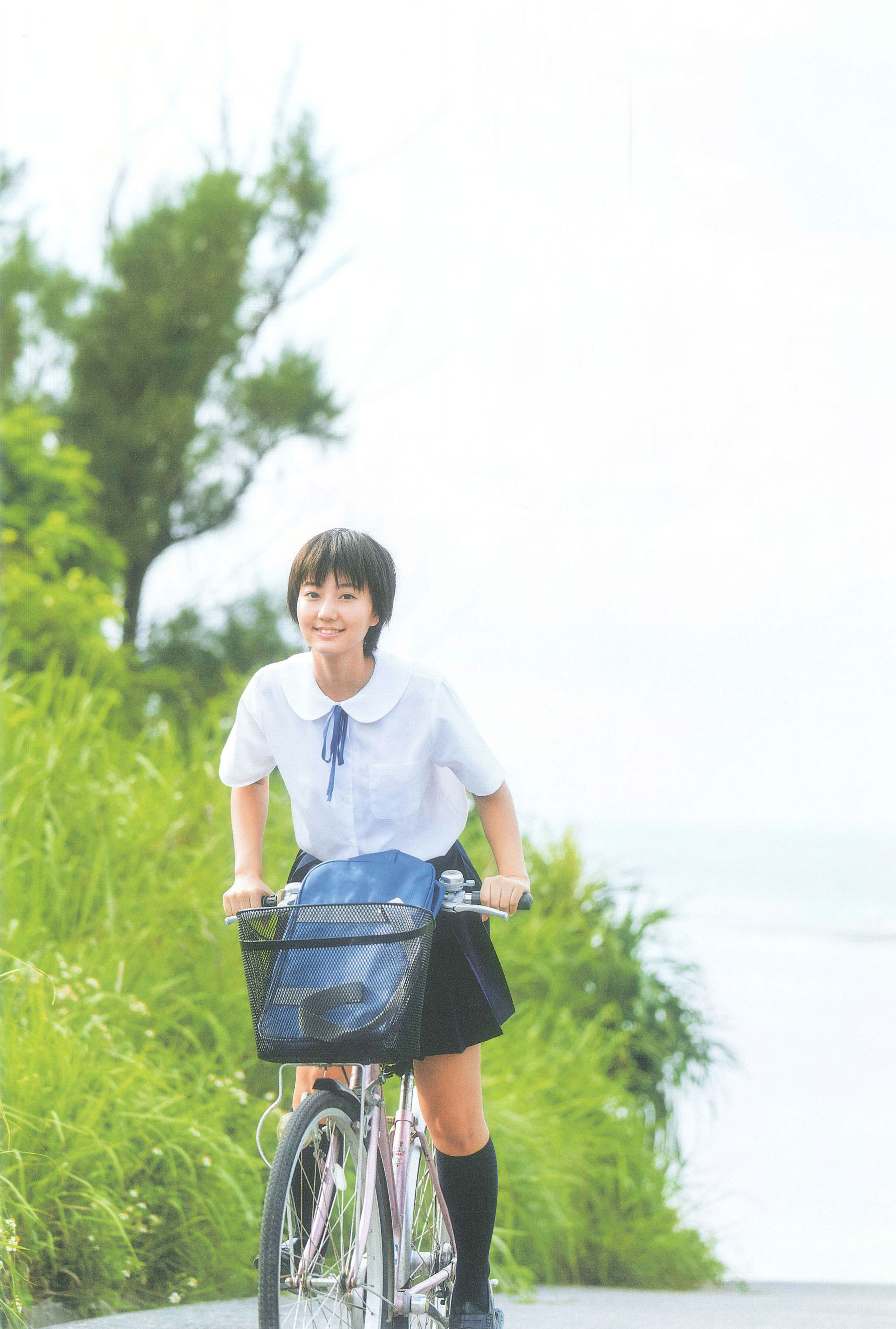 Manami Arai 新井愛瞳『セブンティーンズ?ブルー』1st写真集-图2