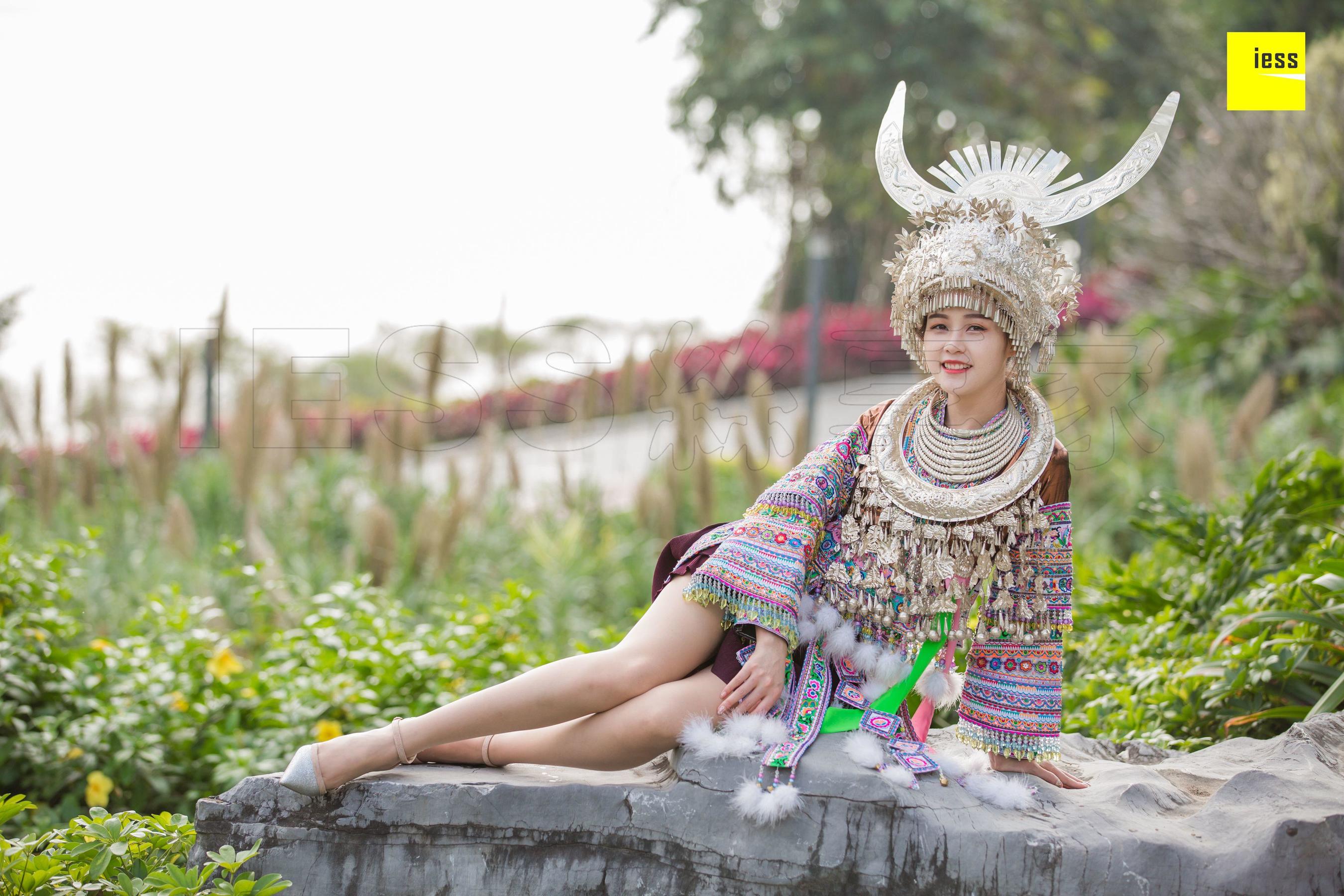 模特 九妹《穿丝袜的苗族九妹》-图5