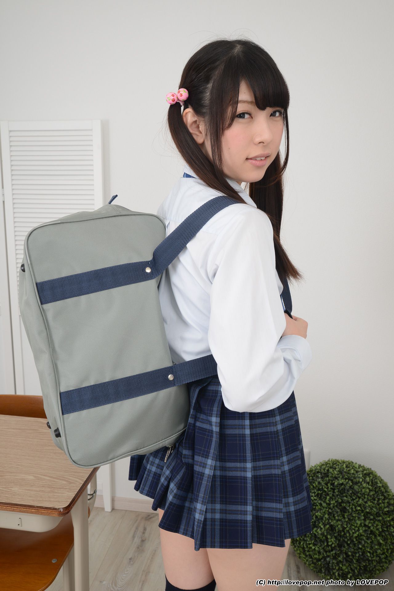 Rena Aoi あおいれな Sausage licking uniform shirt - PPV-图2