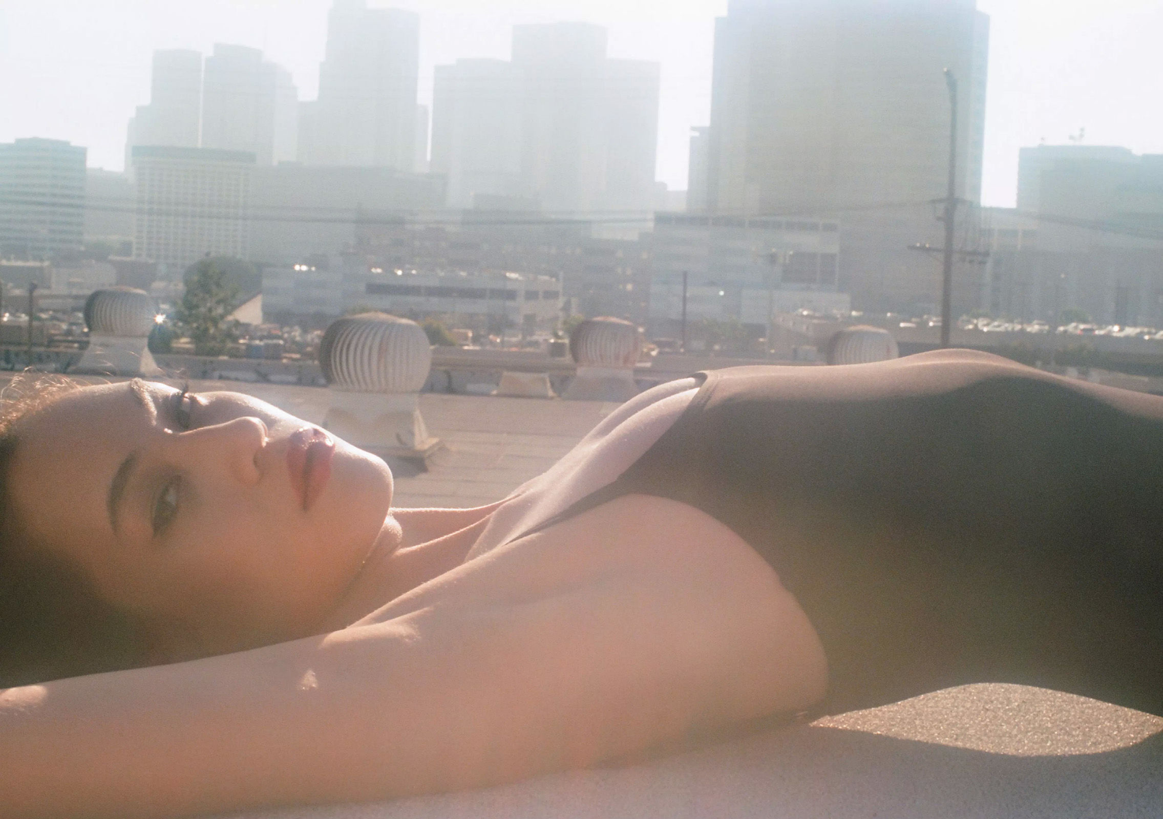 水原希子 江野沢愛美 福井セリナ 仲村美海 階戸瑠李  2017年No.42 写真杂志-图9