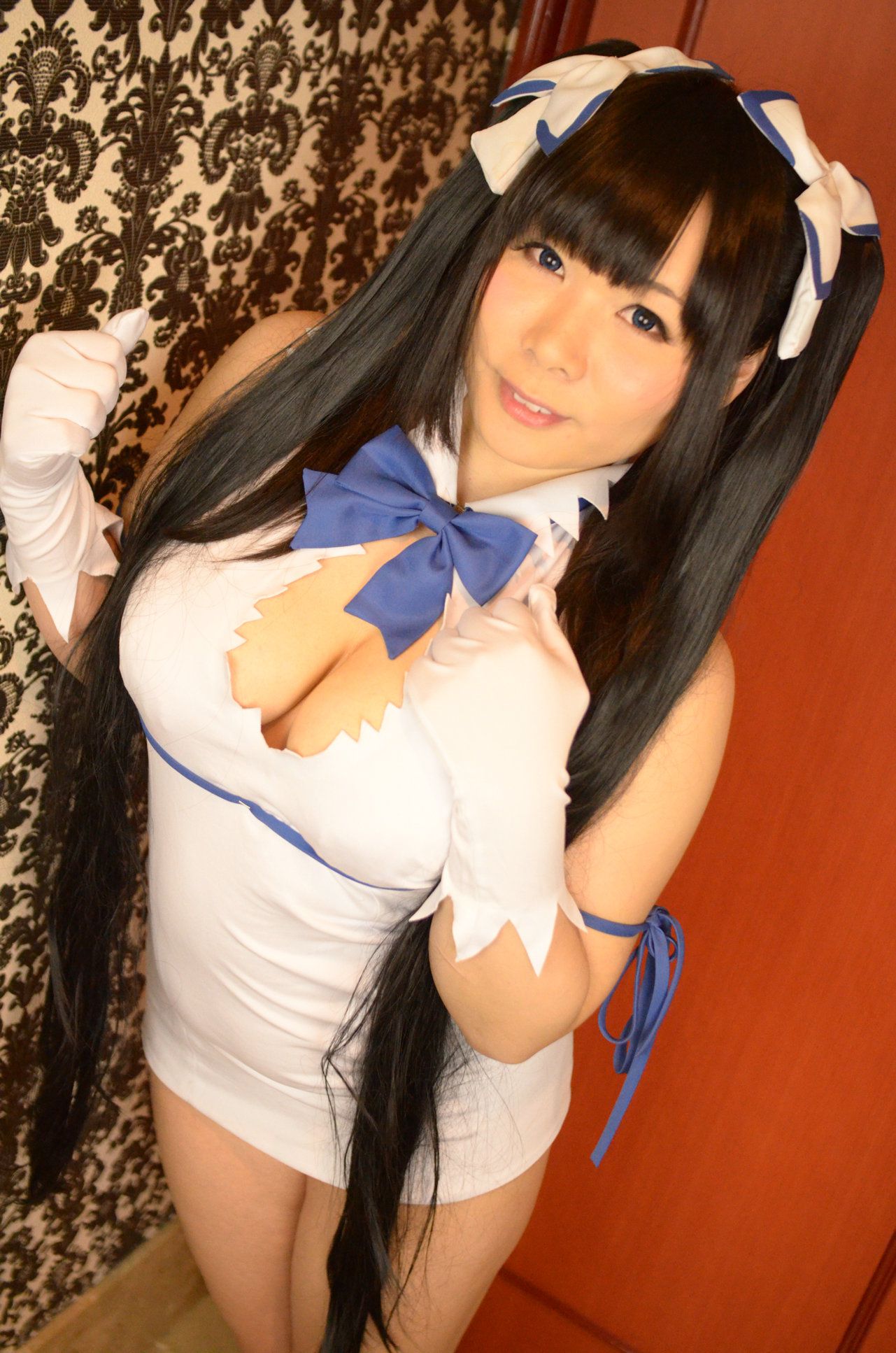 岡田ゆい (Okada Yui) 《ダンジョンに出会いを求めるのは間違っているだろうか》Hestia-图1