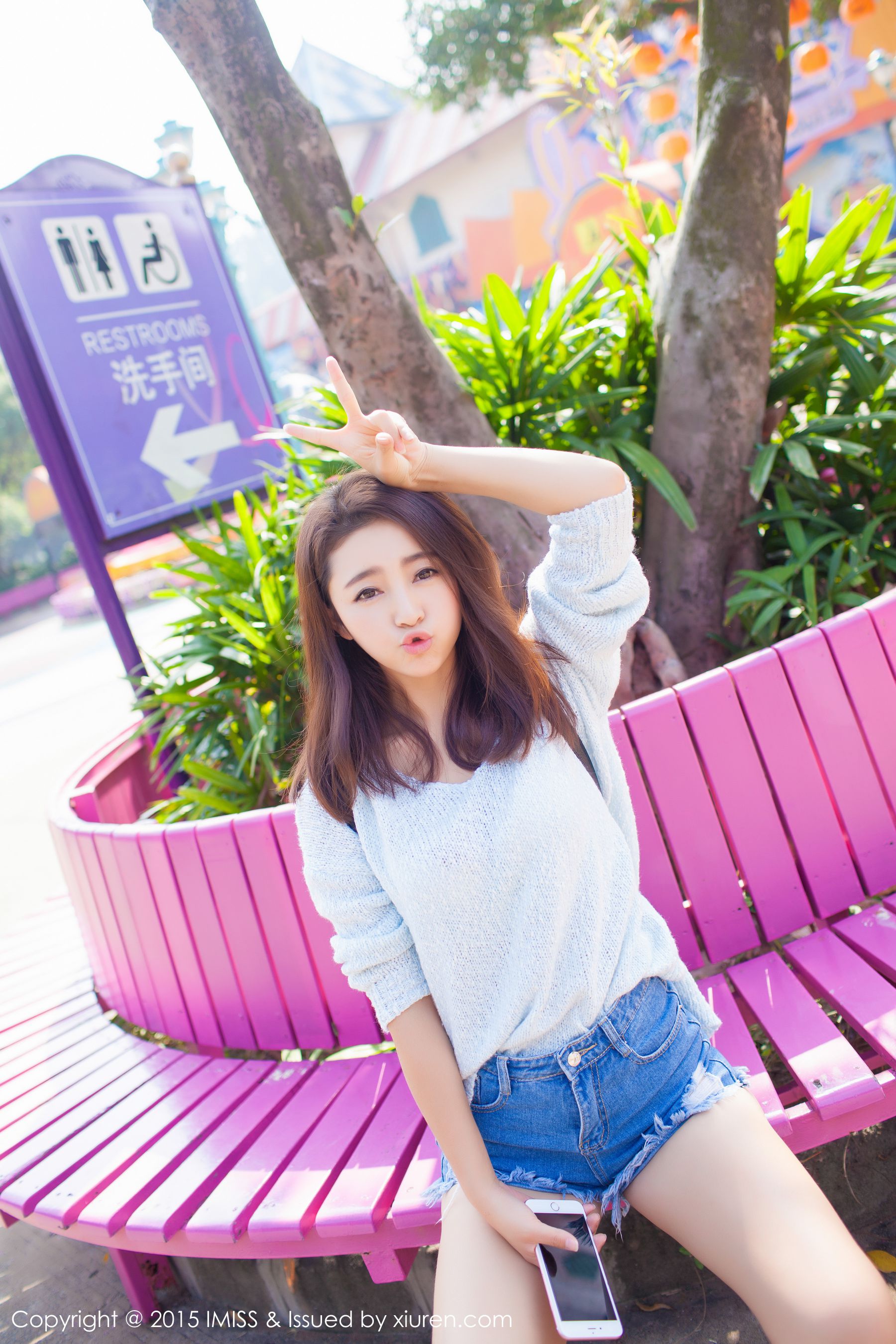 夏茉GIGI《牛仔热裤街拍》  Vol.049-图1