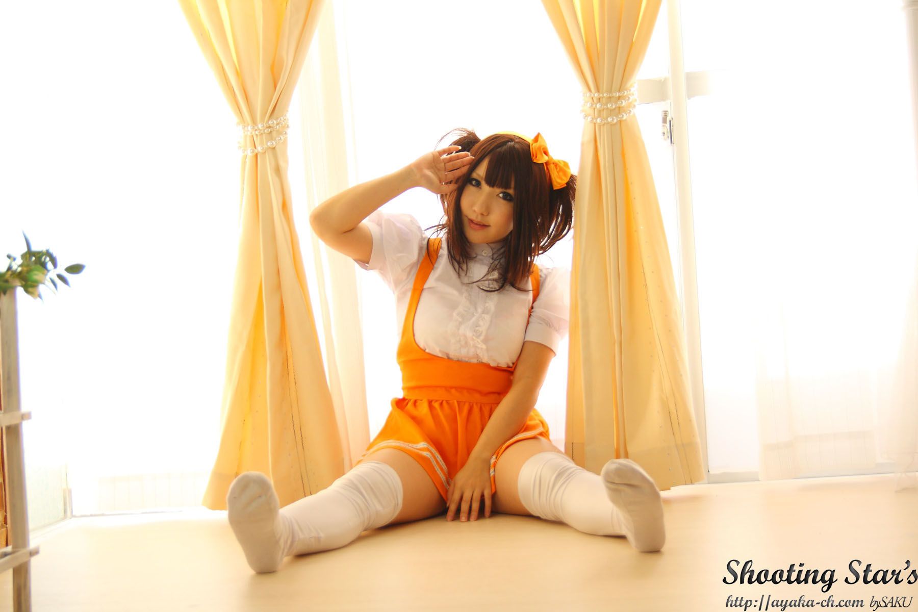 绫香サク   Waitress+Cheerleader-图2