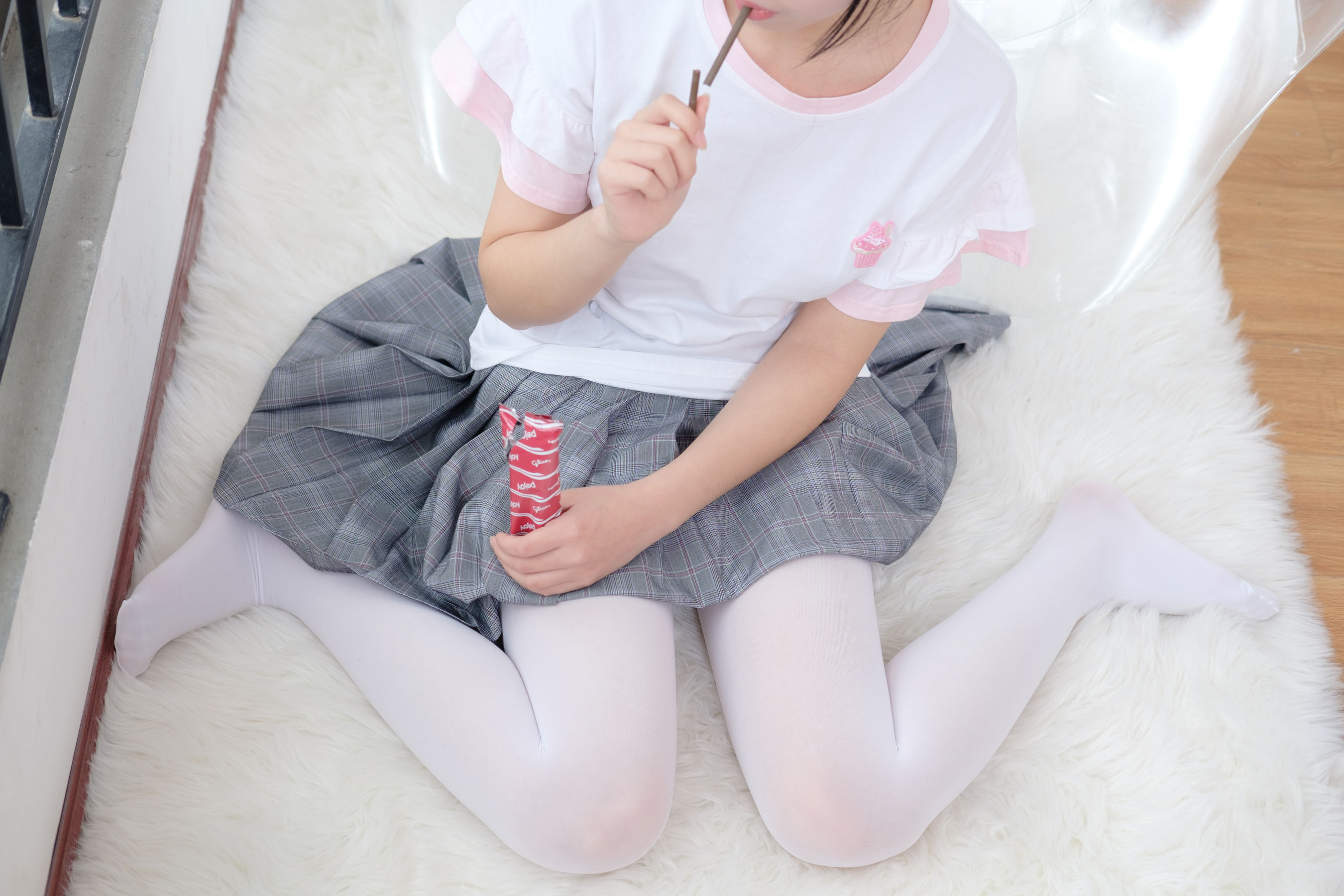 白丝嫩嫩的厨娘-图32