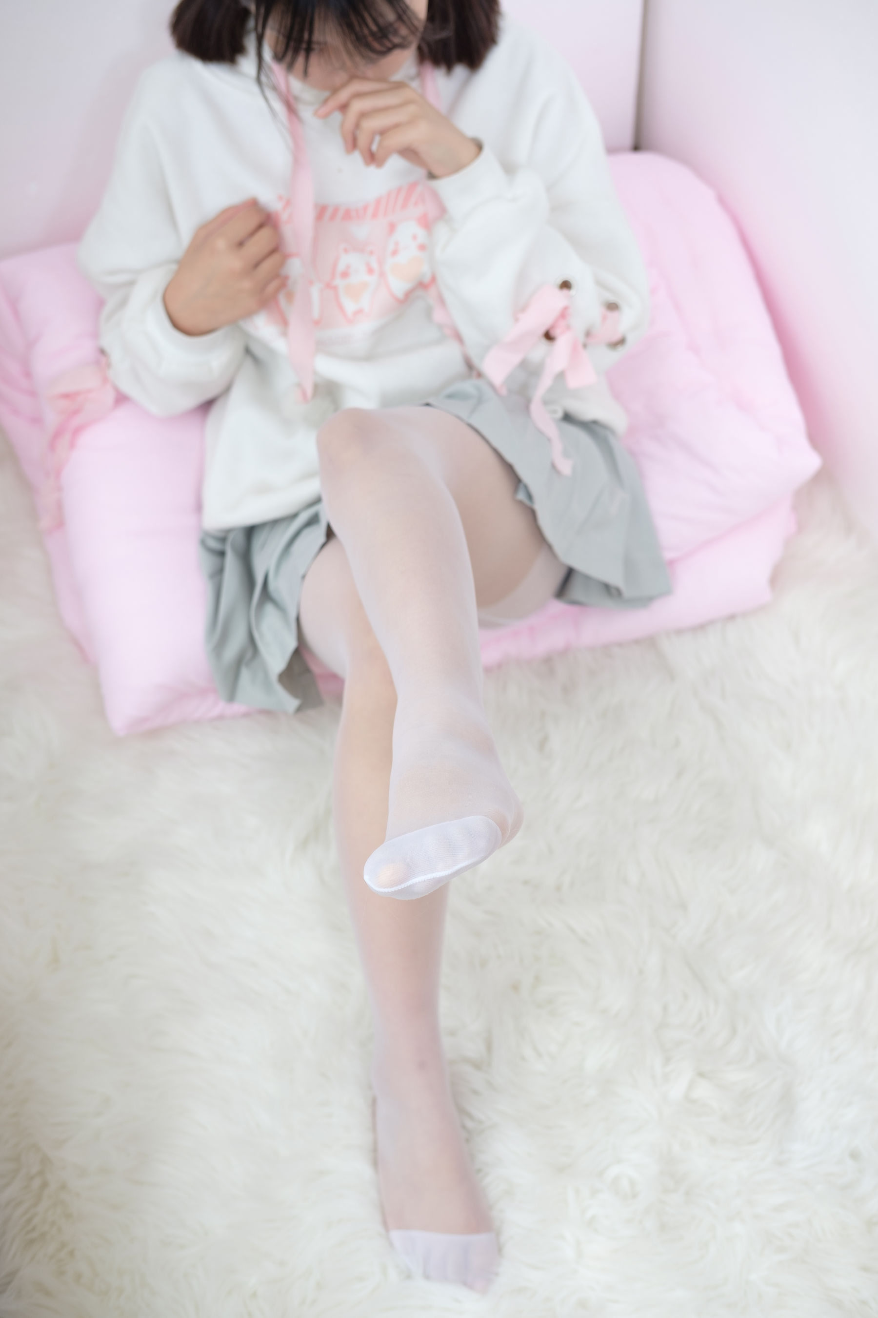白丝美足少女-图10