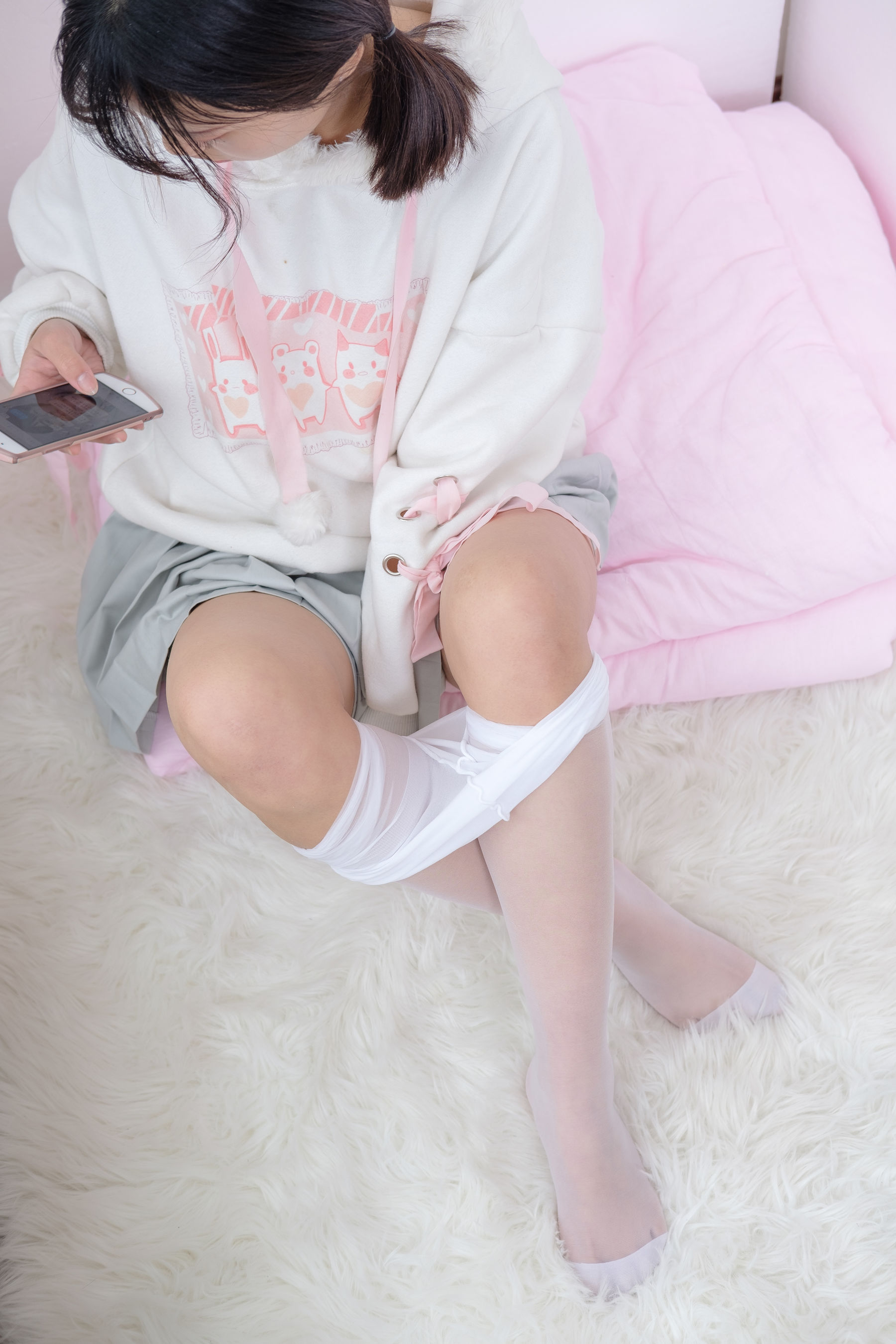 白丝美足少女-图87