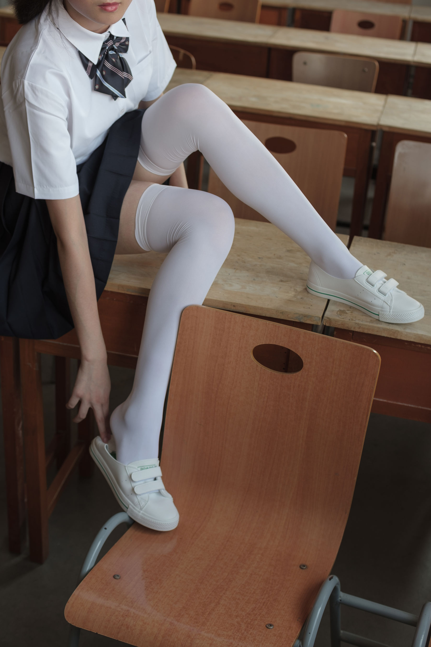 教室里的JK白丝少女-图9