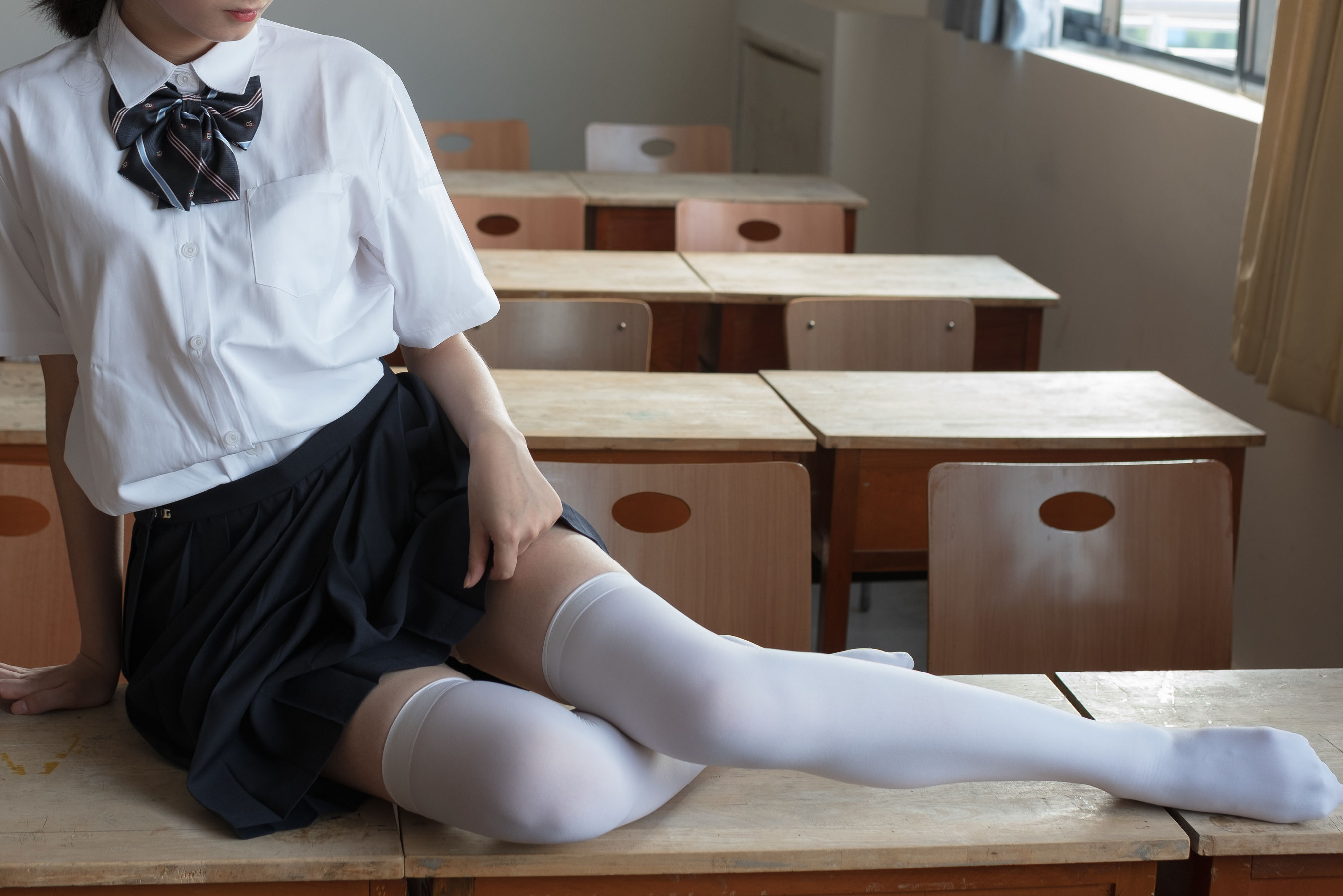 教室里的JK白丝少女-图36