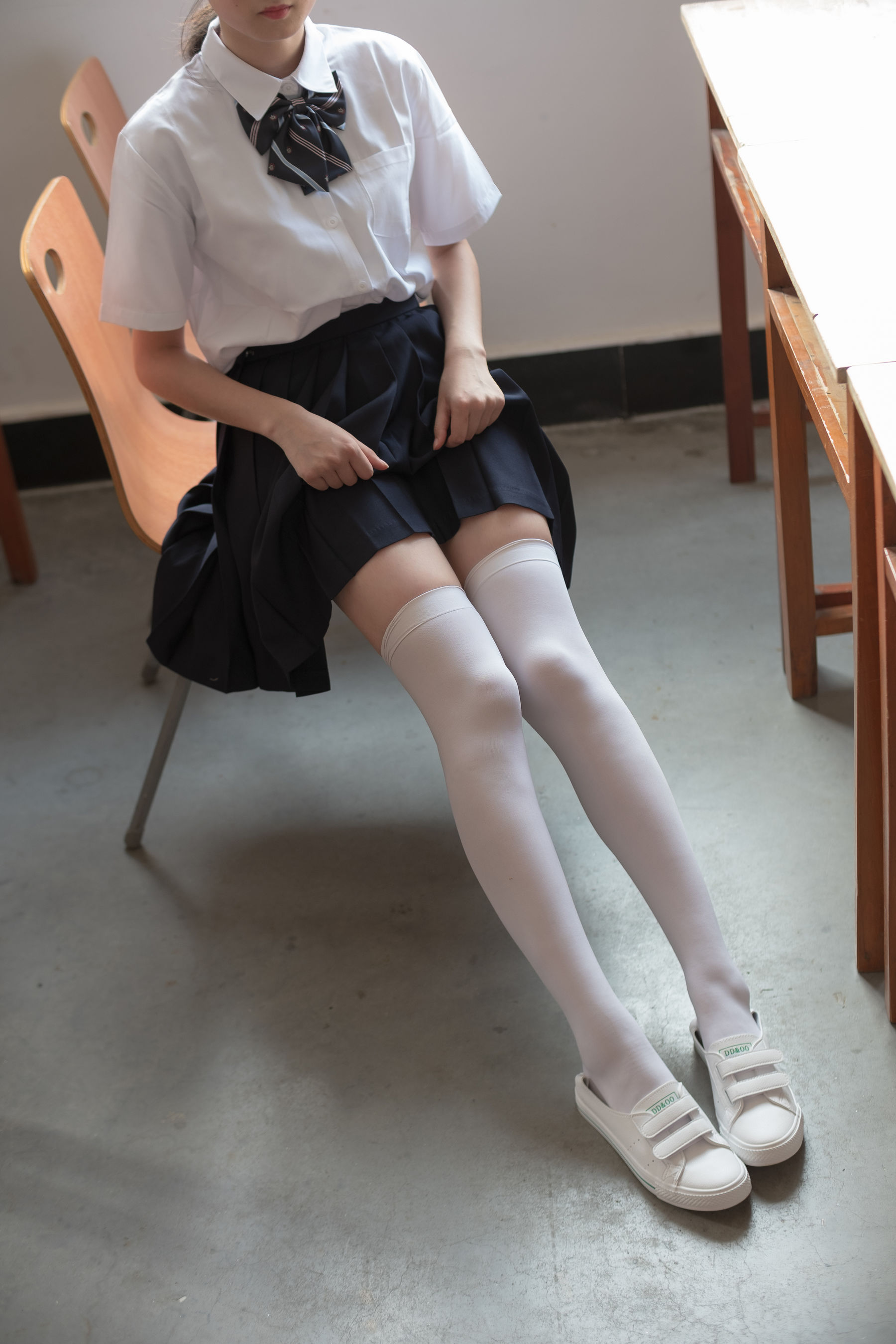 教室里的JK白丝少女-图38