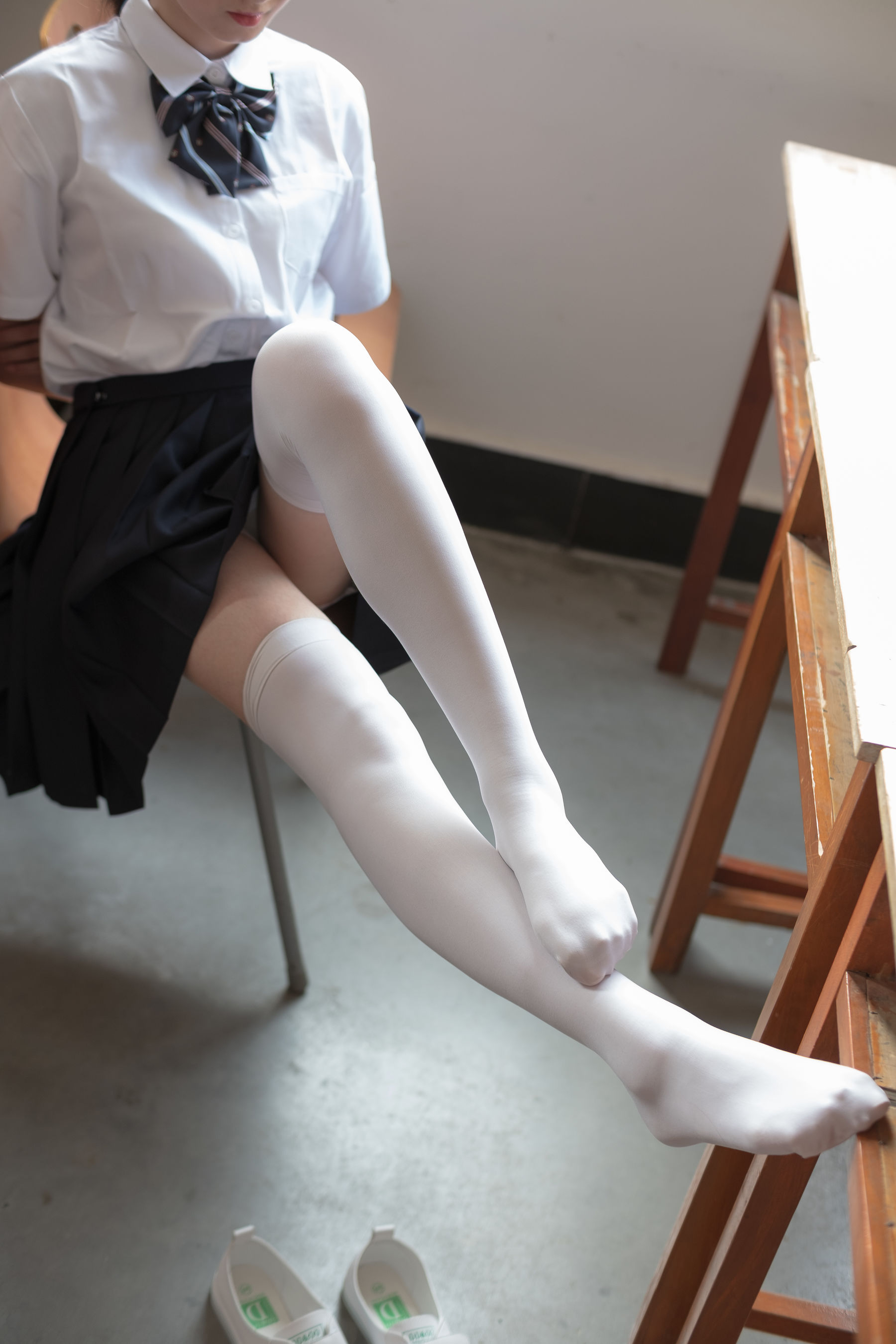 教室里的JK白丝少女-图39