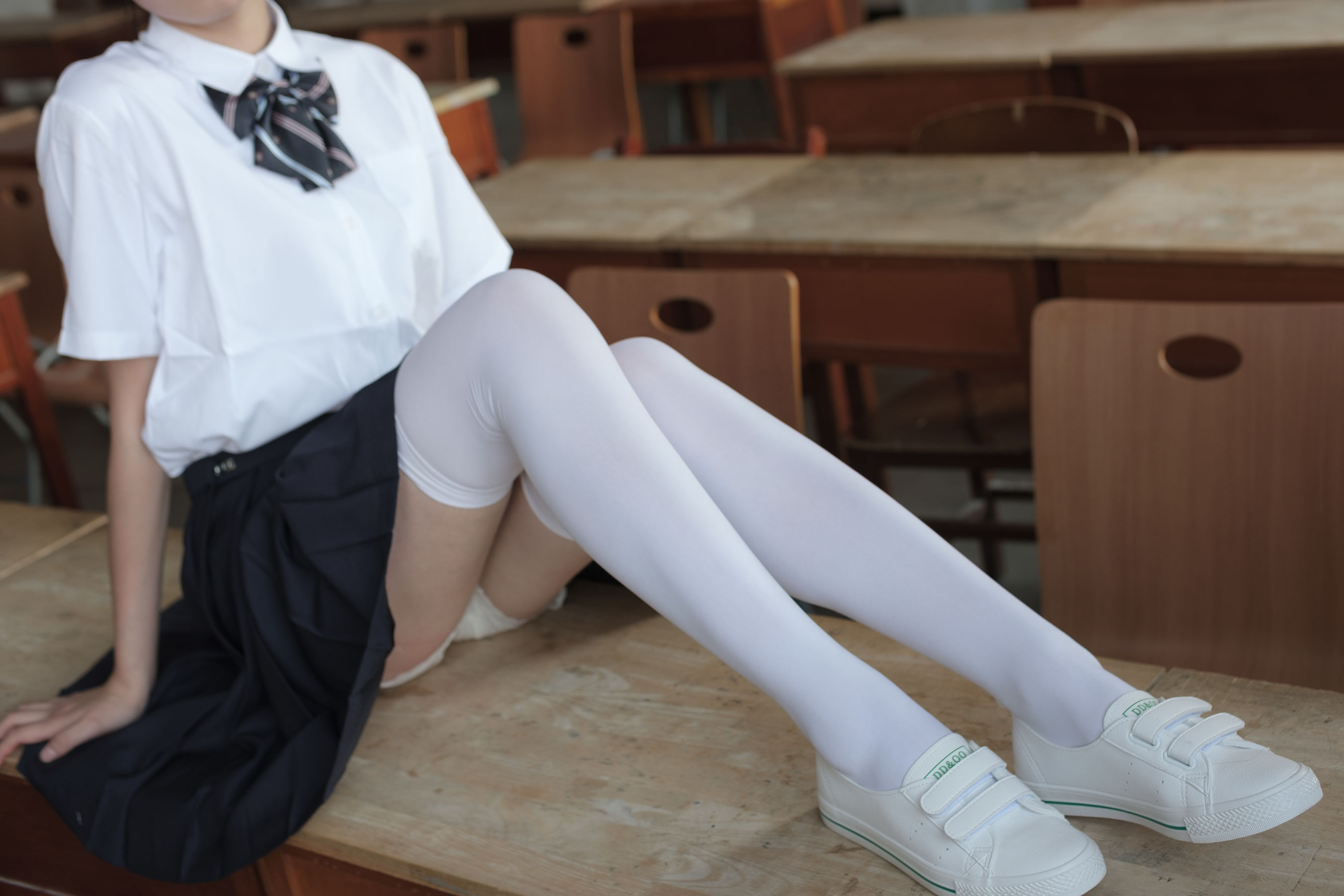 教室里的JK白丝少女-图8