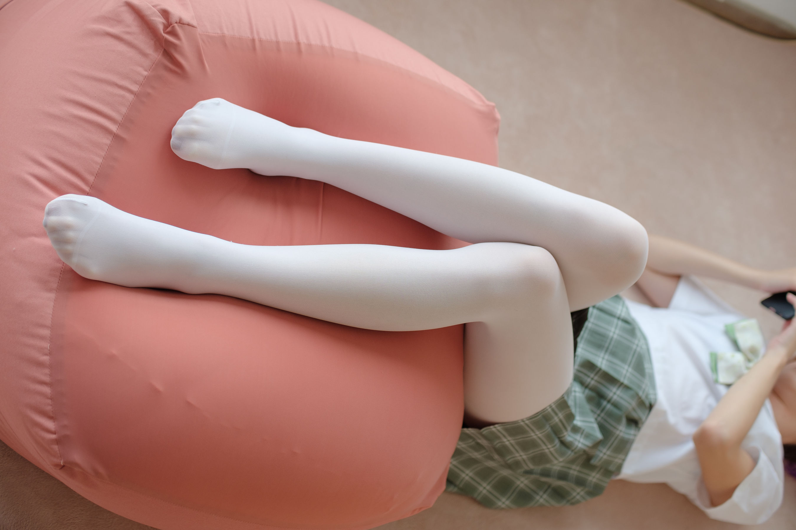 JK白丝少女的美足-图44