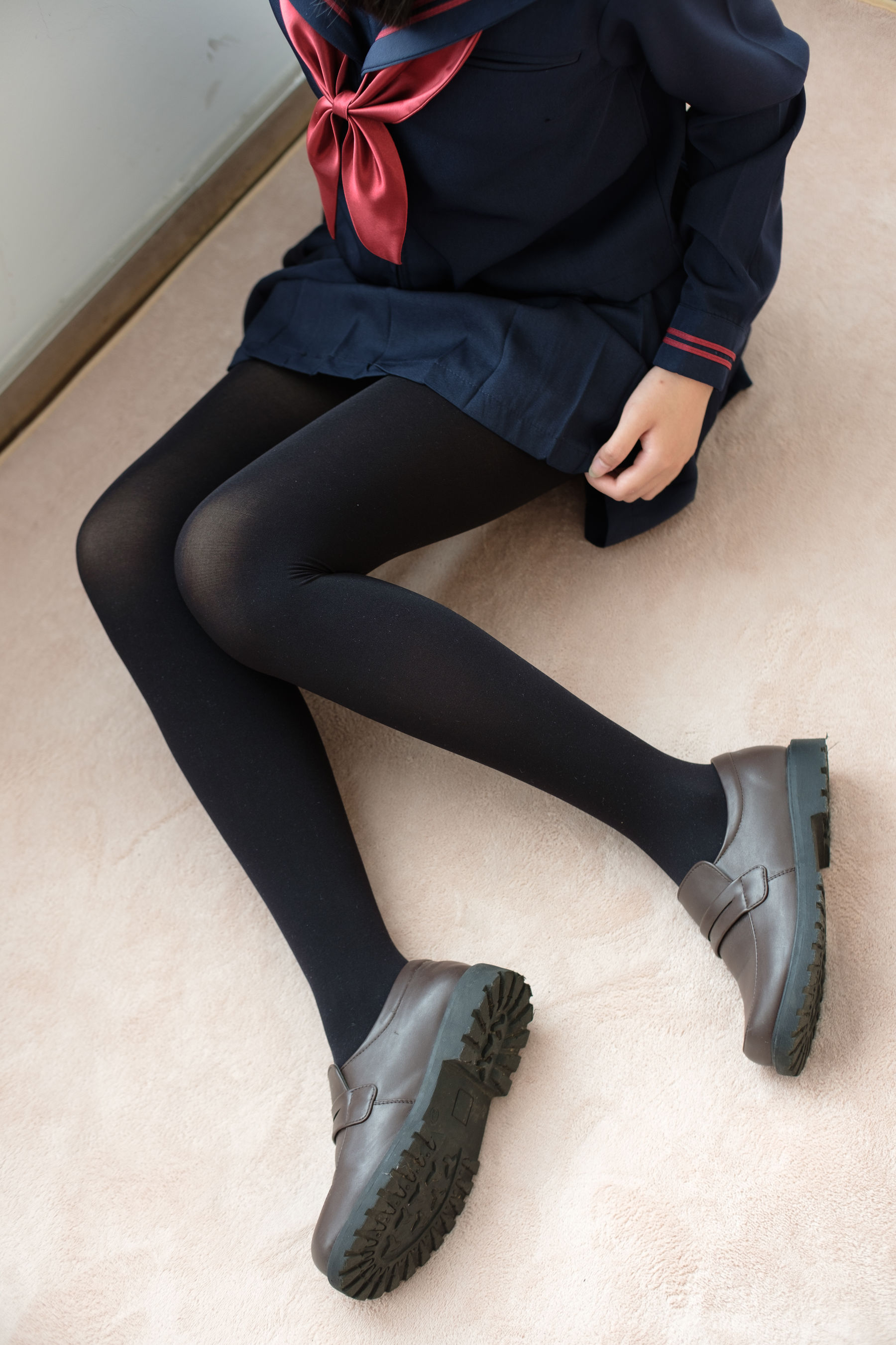 JK黑丝少女-图3