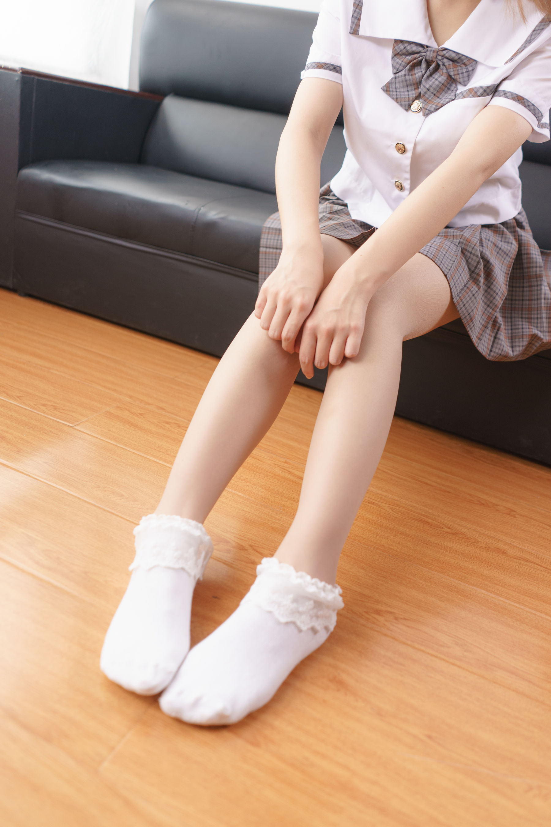 校服肉丝少女-图8