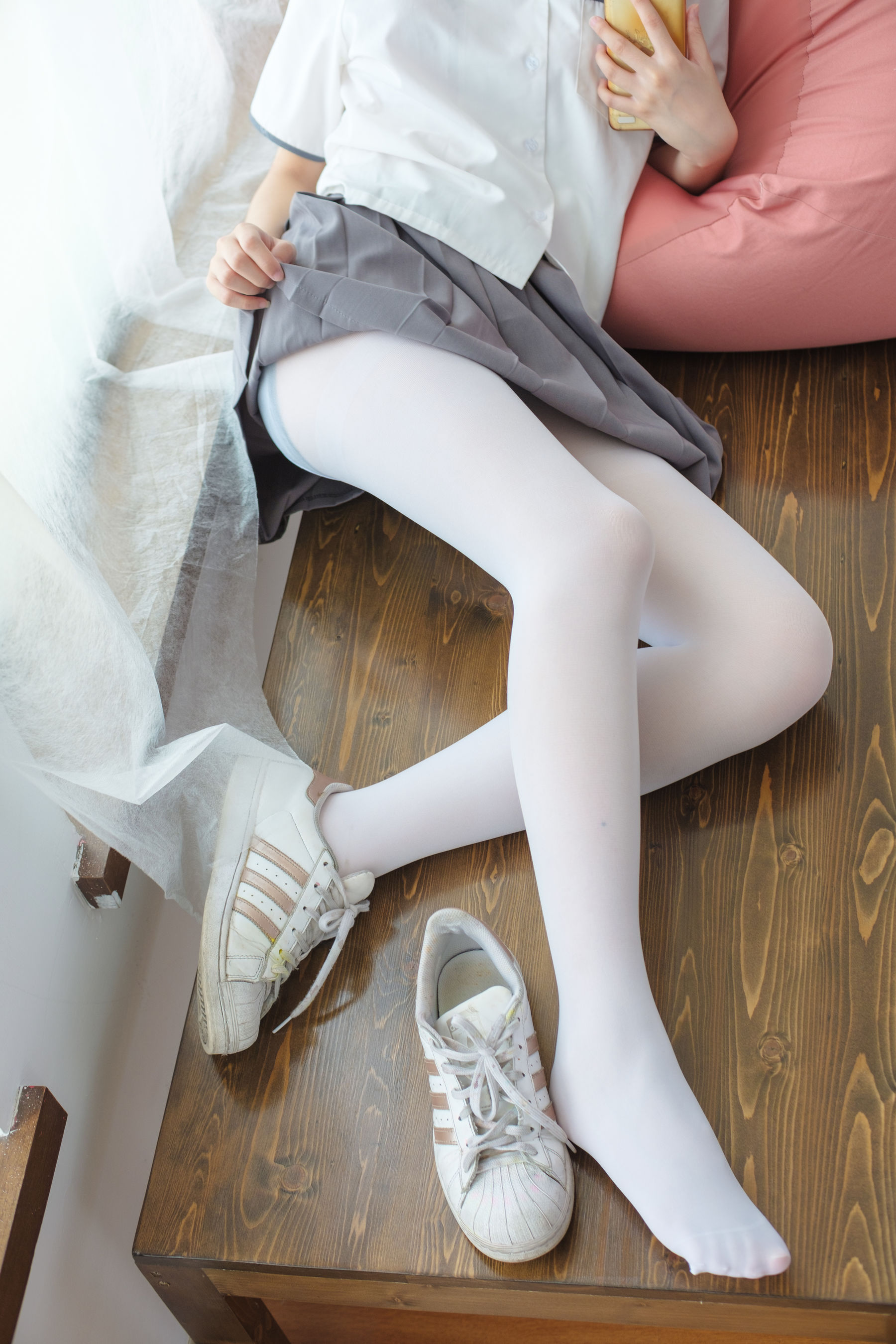 红色校服肉丝美足少女-图19
