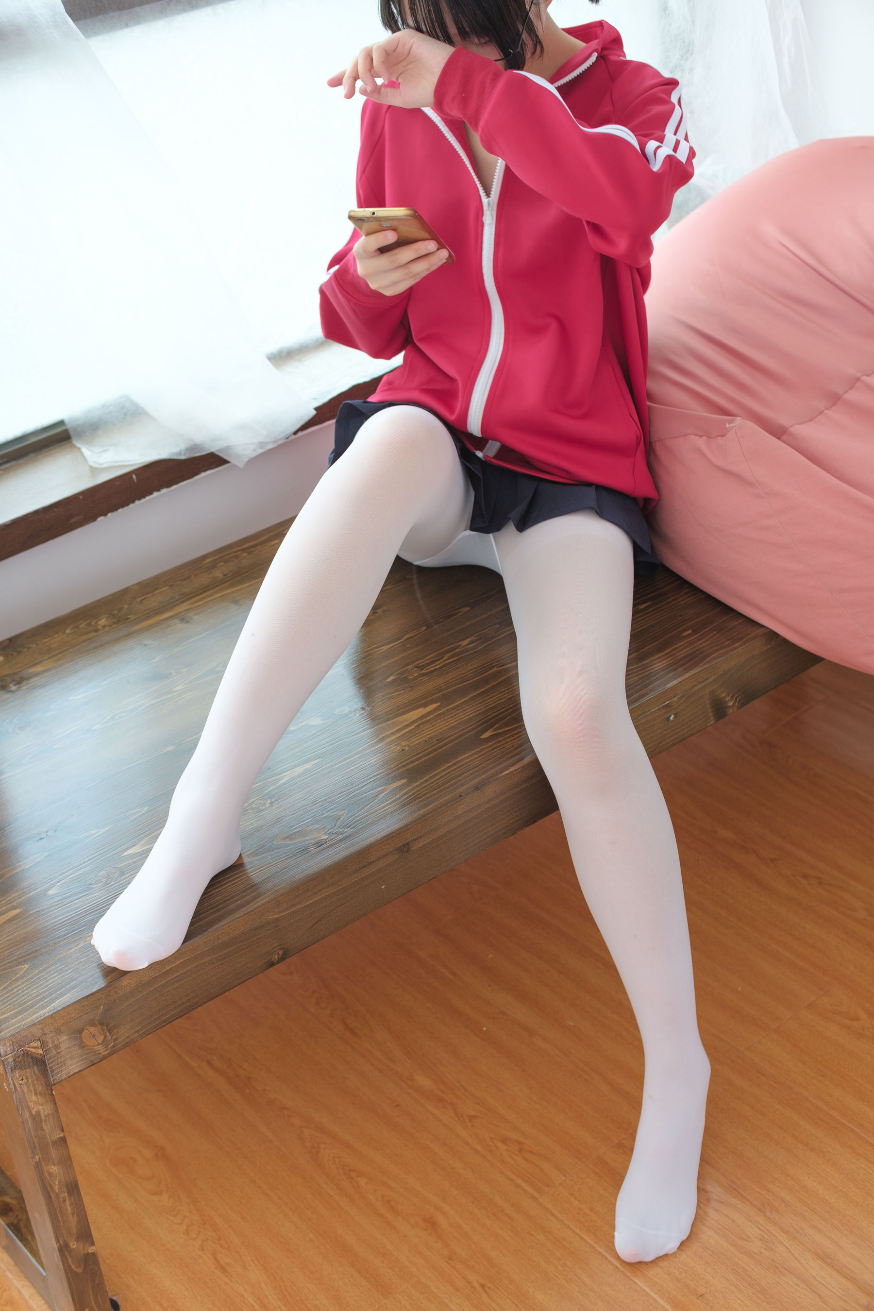 红色校服肉丝美足少女-图27