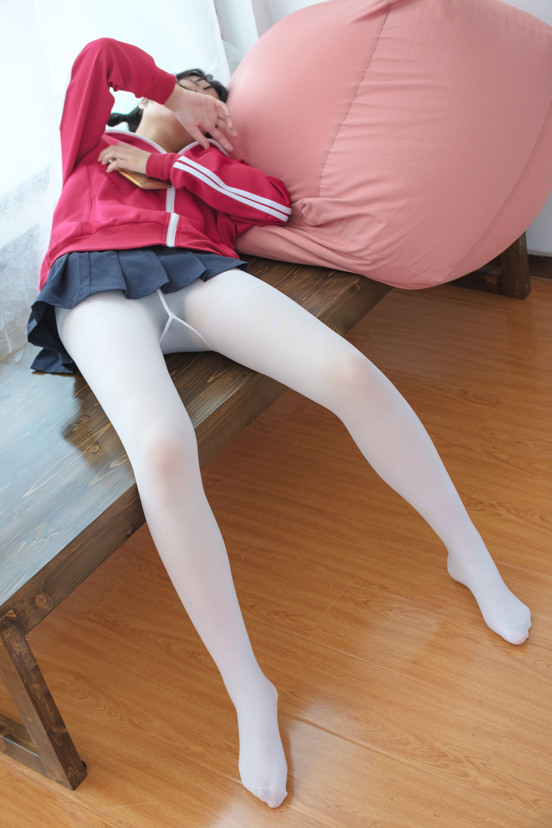 红色校服肉丝美足少女-图30