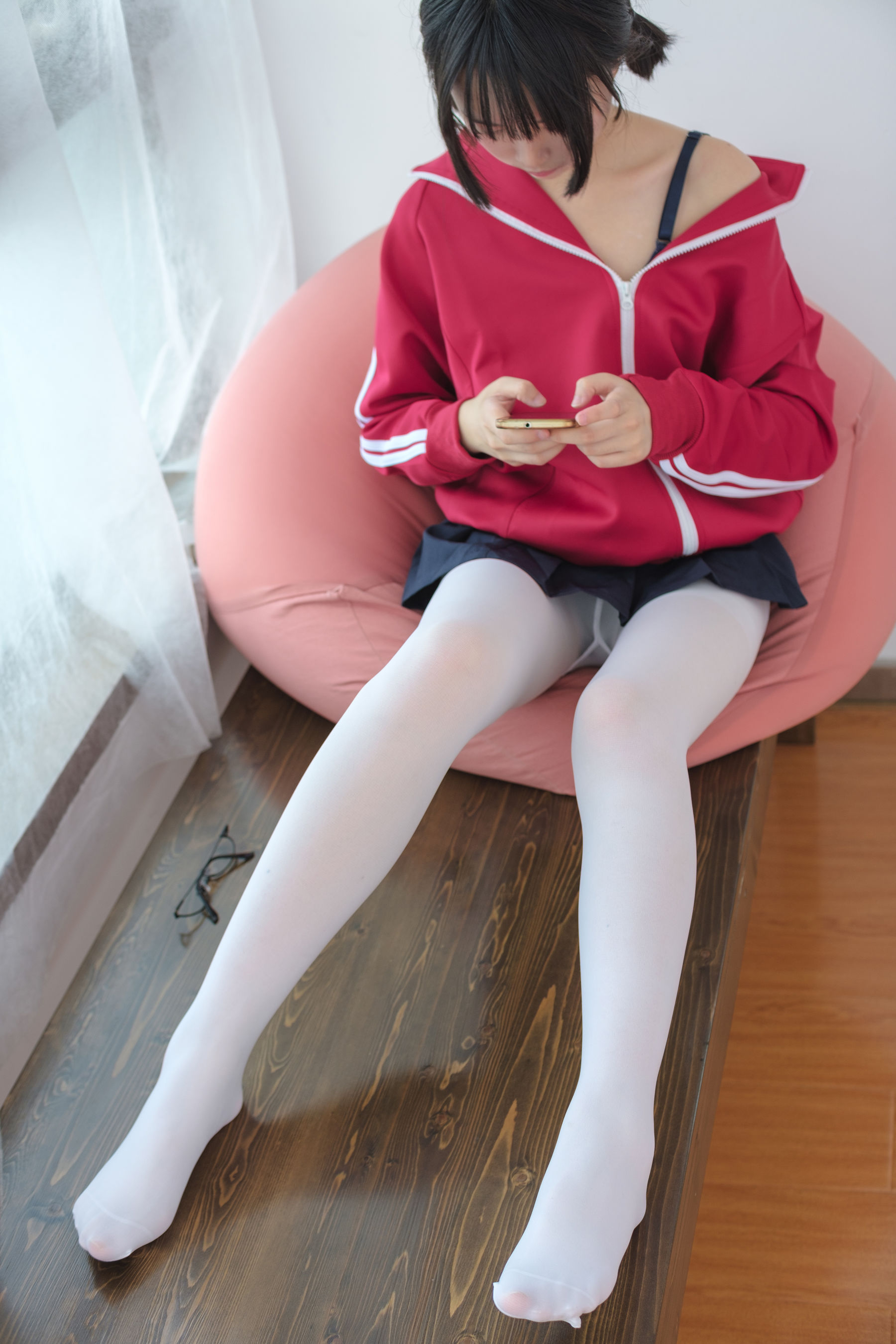 红色校服肉丝美足少女-图38