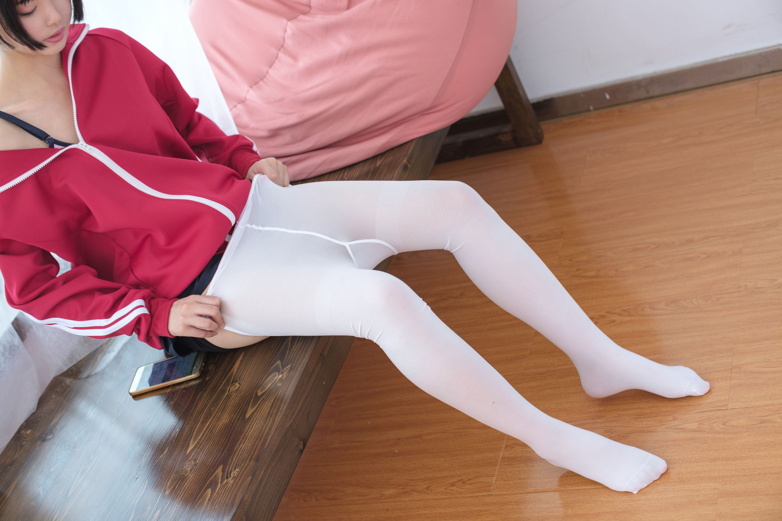 红色校服肉丝美足少女-图46