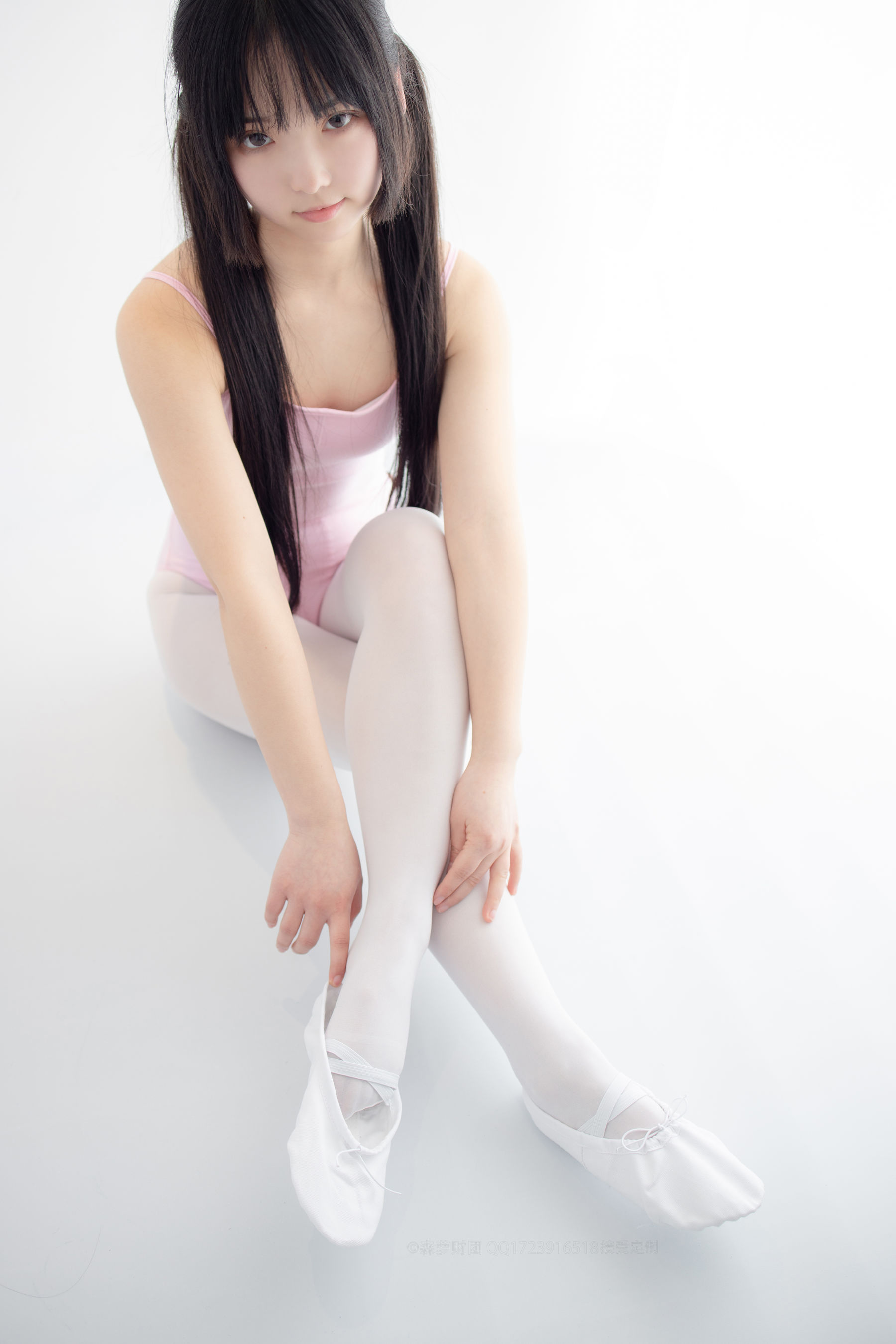 50D白丝练功服百合踩物-图88
