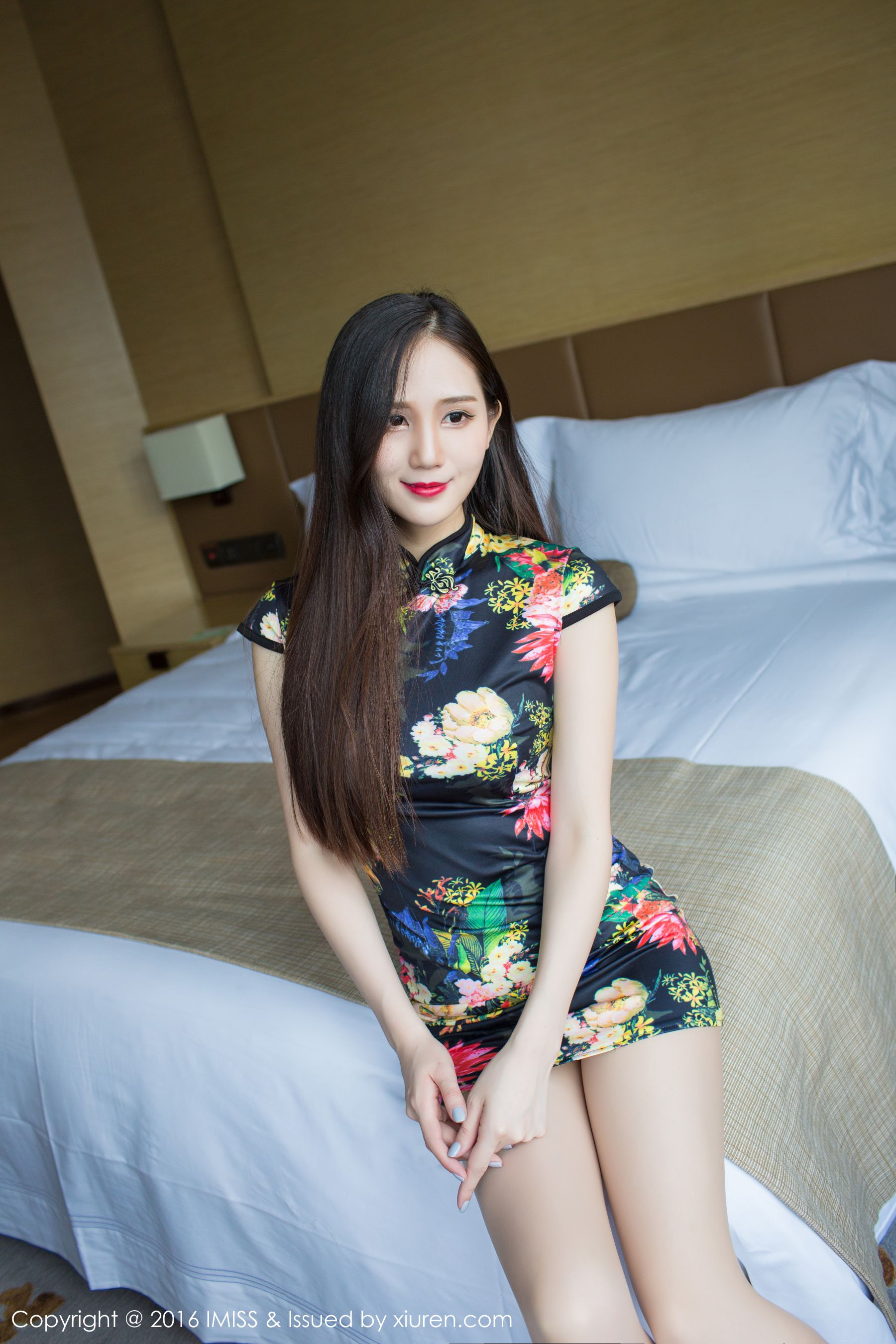 SISY思《典雅旗袍+诱惑丝袜+性感内衣》  Vol.117-图5