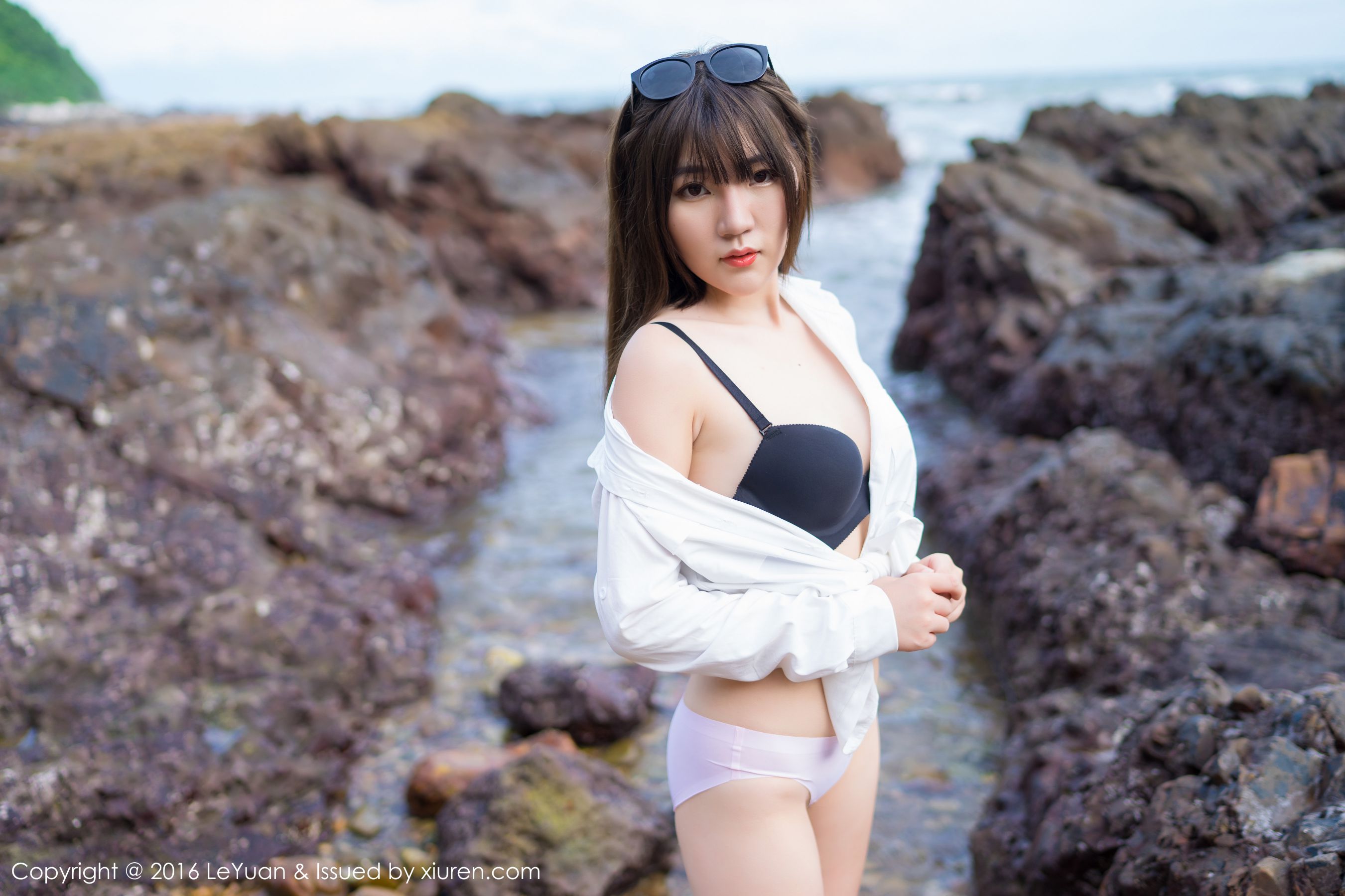 冷不丁《比基尼+白衬衫诱惑》  Vol.012-图1