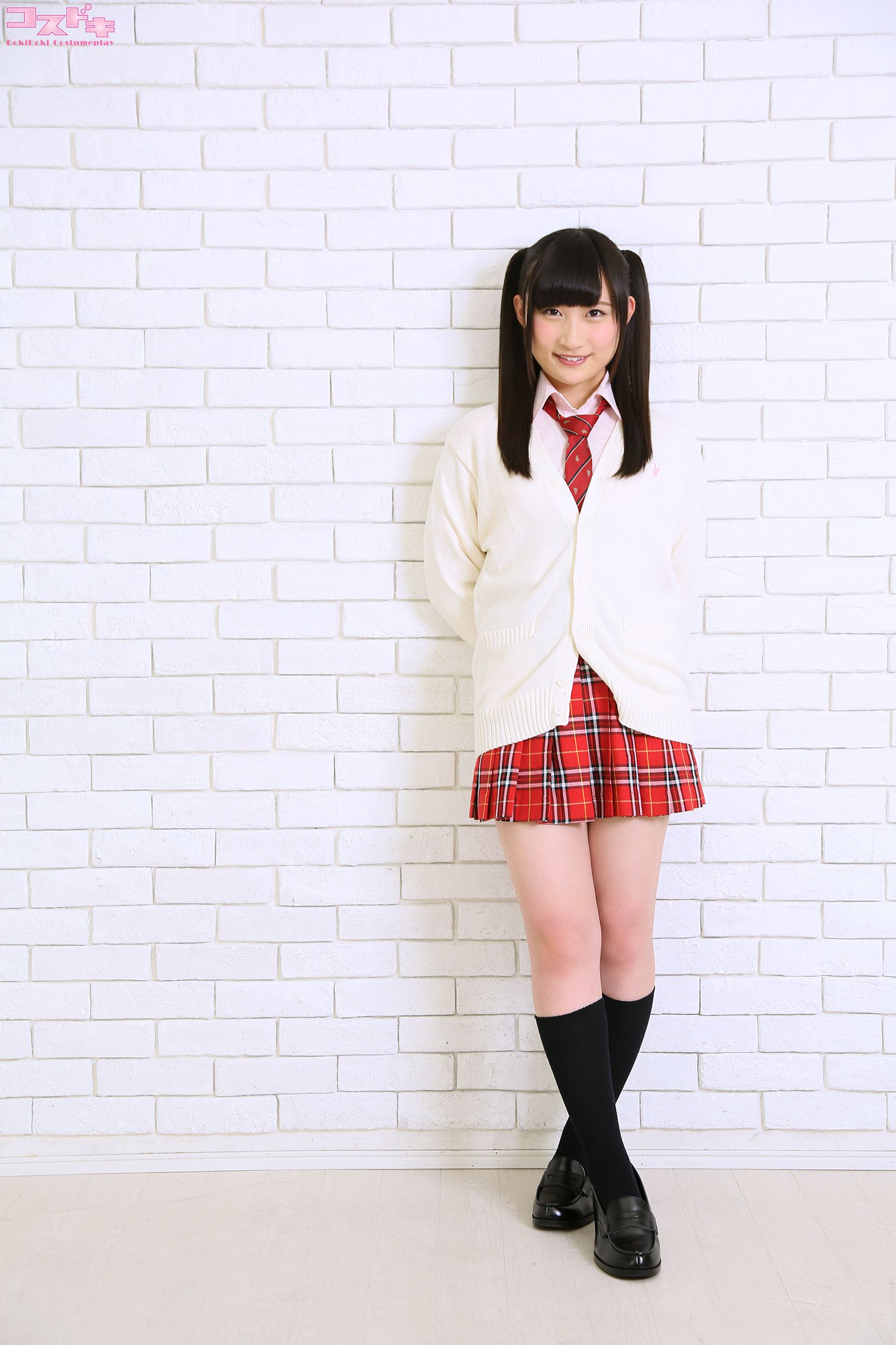 Mina Suzumoto 鈴本みな suzumotomina_pic_seifukuB1-图0
