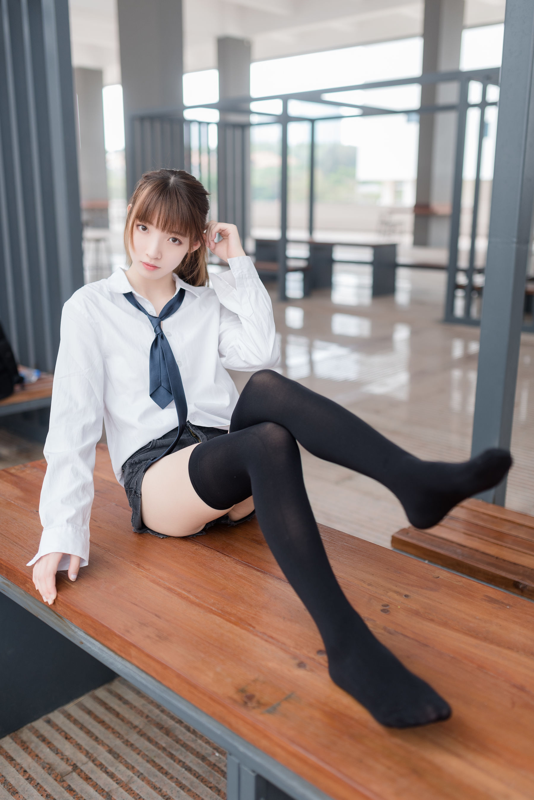 NO.039 白衬衫黑丝美腿-图1