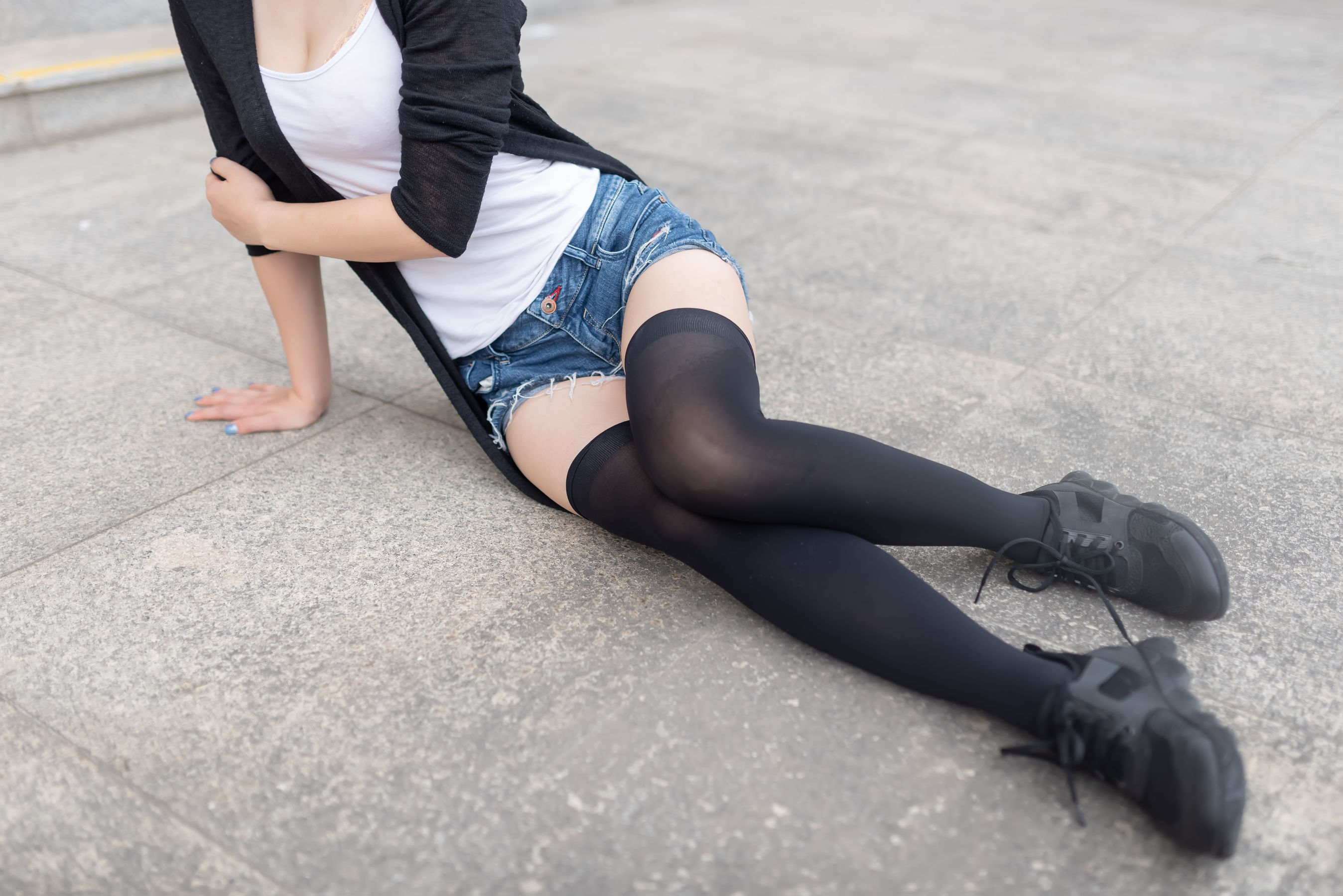 NO.043 黑丝大胸时尚少女户外 写真集-图32