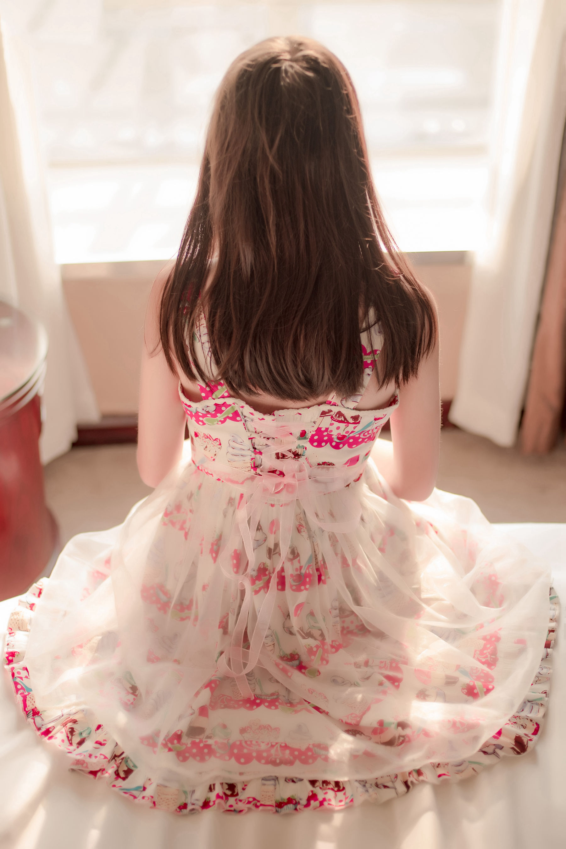 NO.106 穿白丝的花裙姑娘-图0