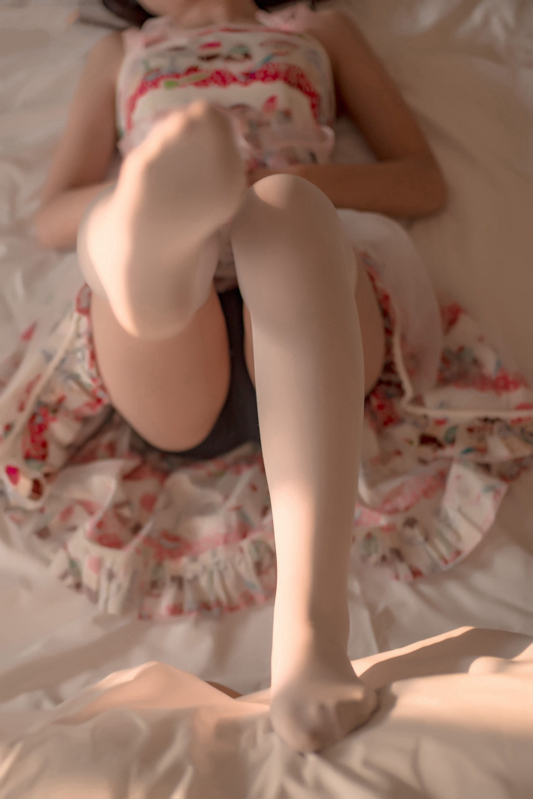 NO.106 穿白丝的花裙姑娘-图24