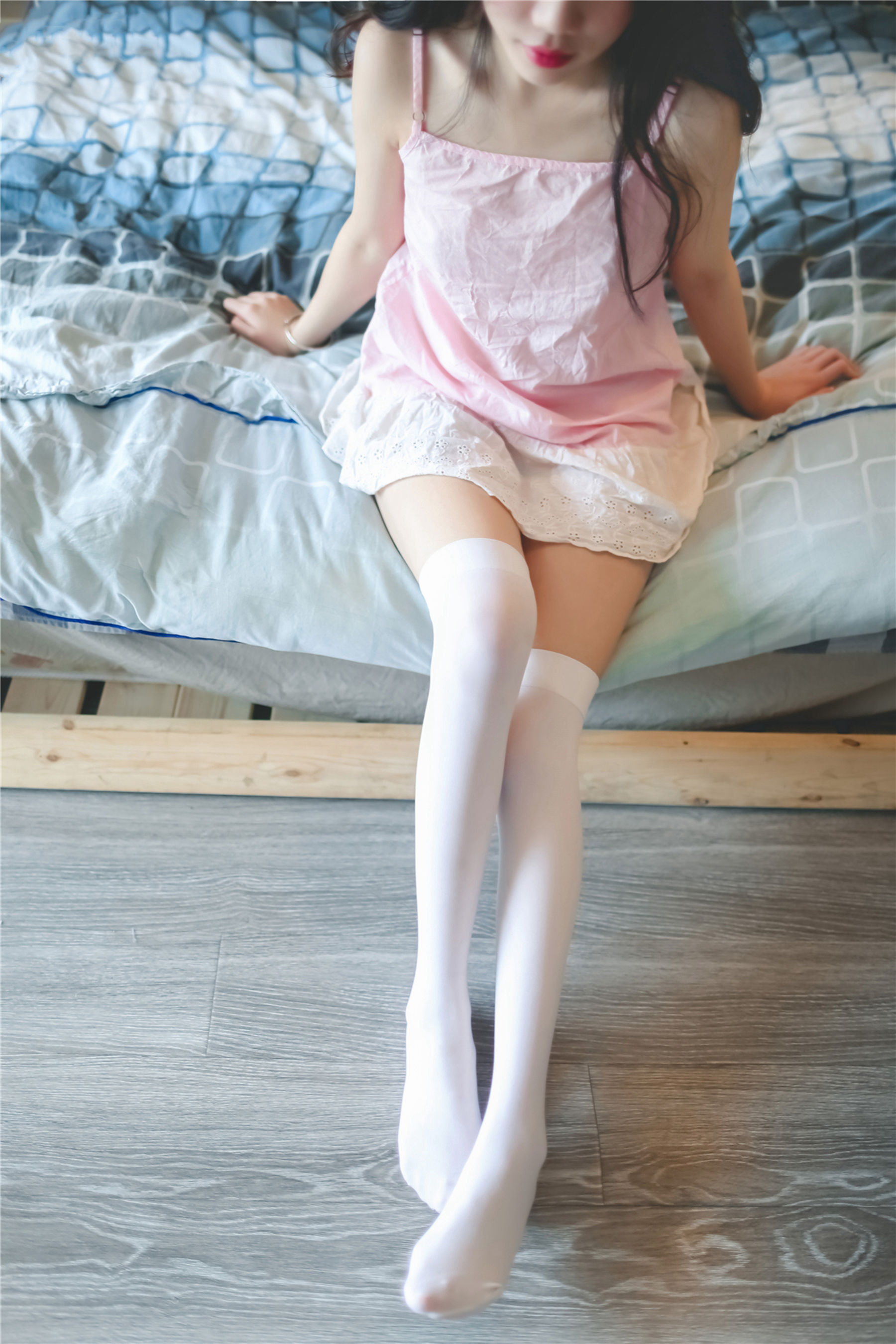NO.110 粉红小吊带裙白丝-图11