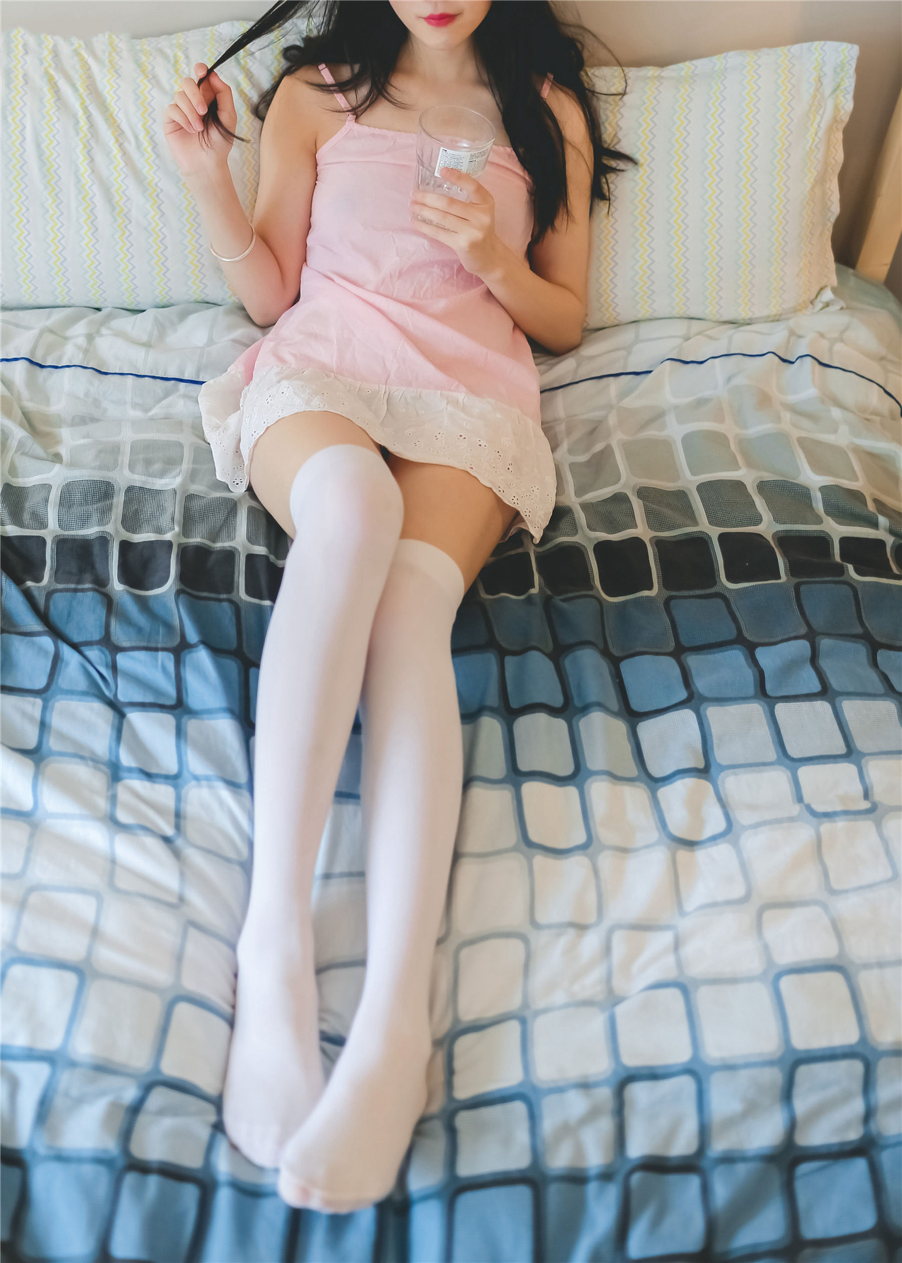 NO.110 粉红小吊带裙白丝-图5