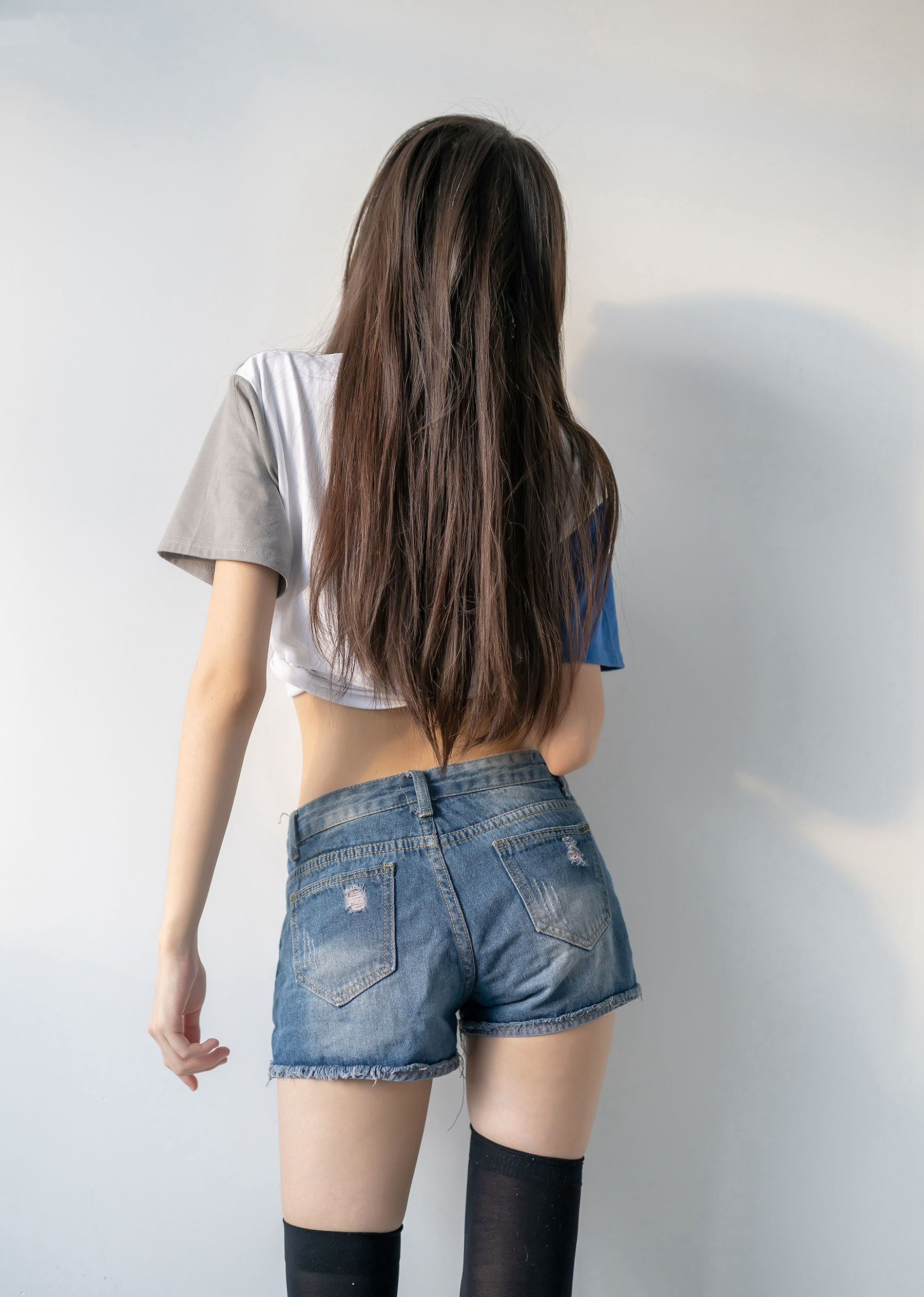 NO.113 黑丝牛仔短裤小蛮腰-图8