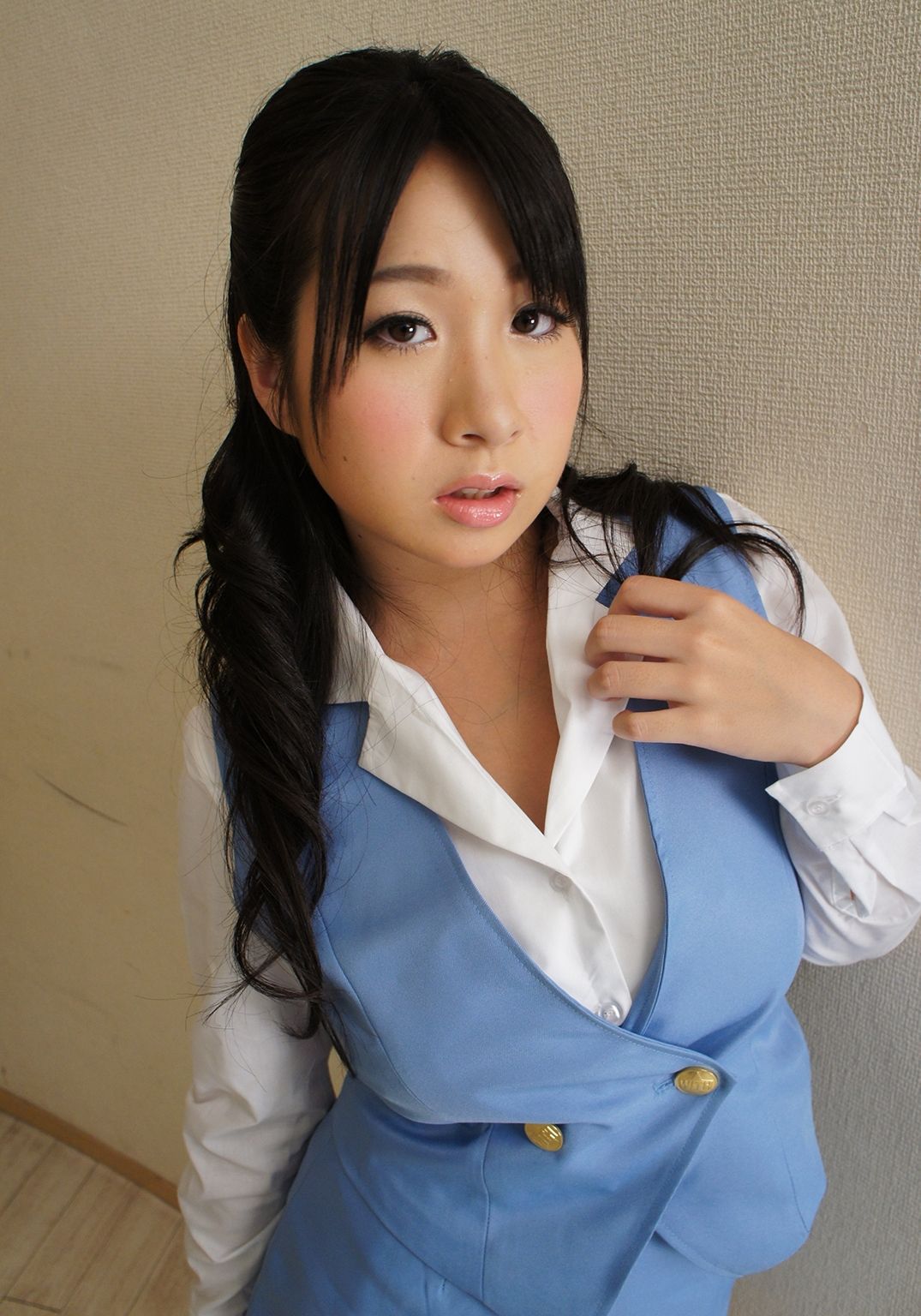 桐山瑠衣&さとう遥希&佐山愛《巨乳OLと秘密の残業》-图2